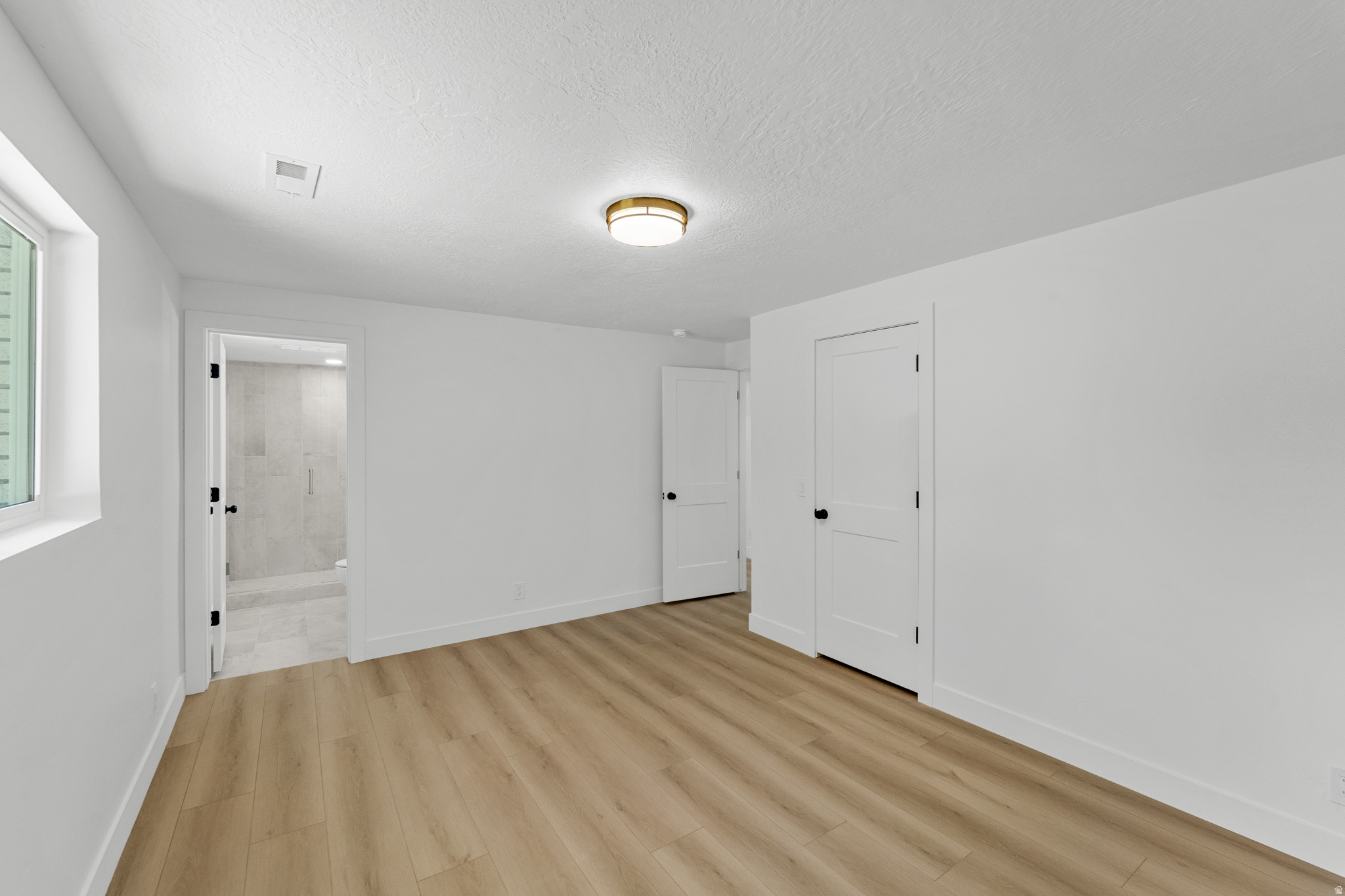 LINDEN CIRCLE - Residential