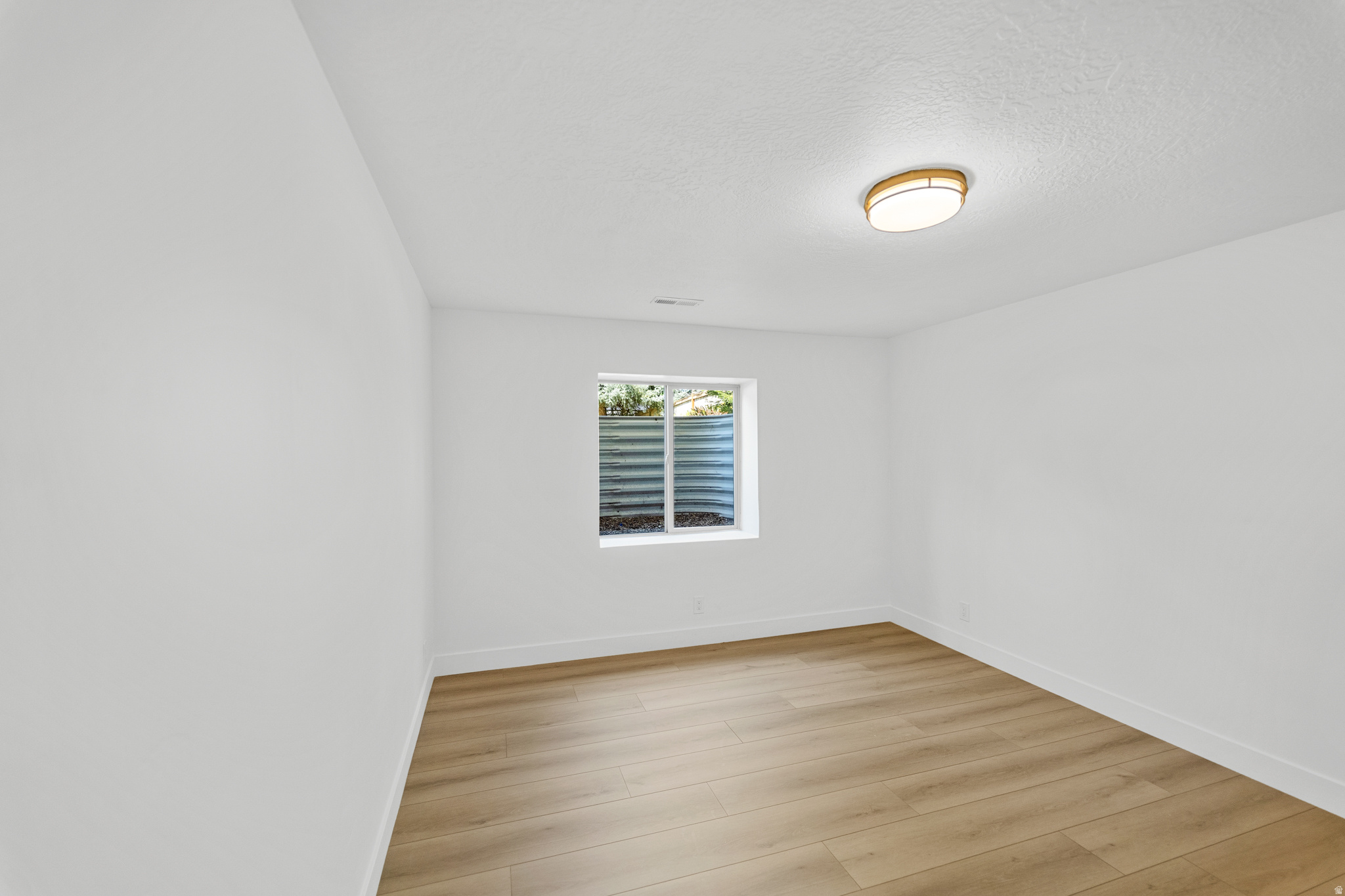 LINDEN CIRCLE - Residential