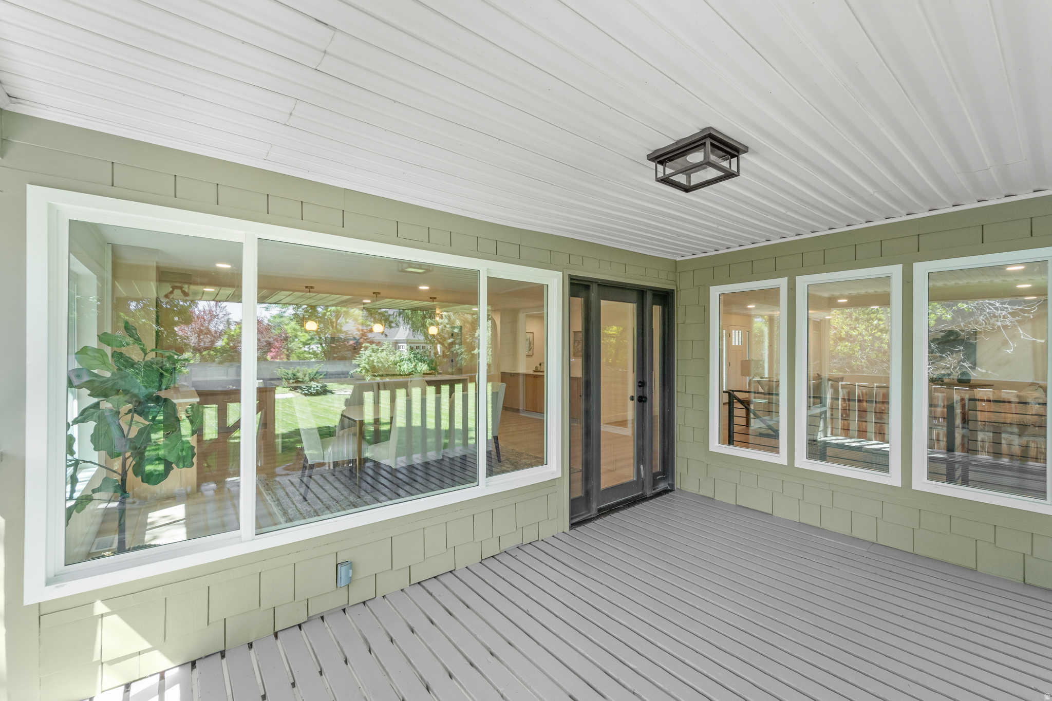 LINDEN CIRCLE - Residential