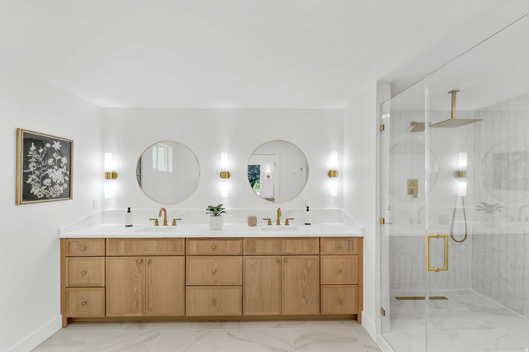 LINDEN CIRCLE - Residential