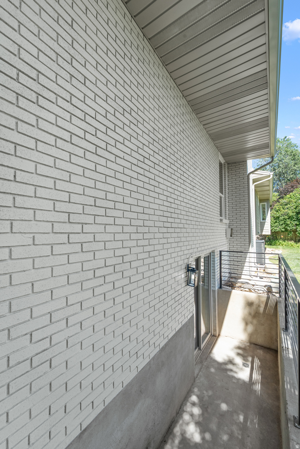 LINDEN CIRCLE - Residential