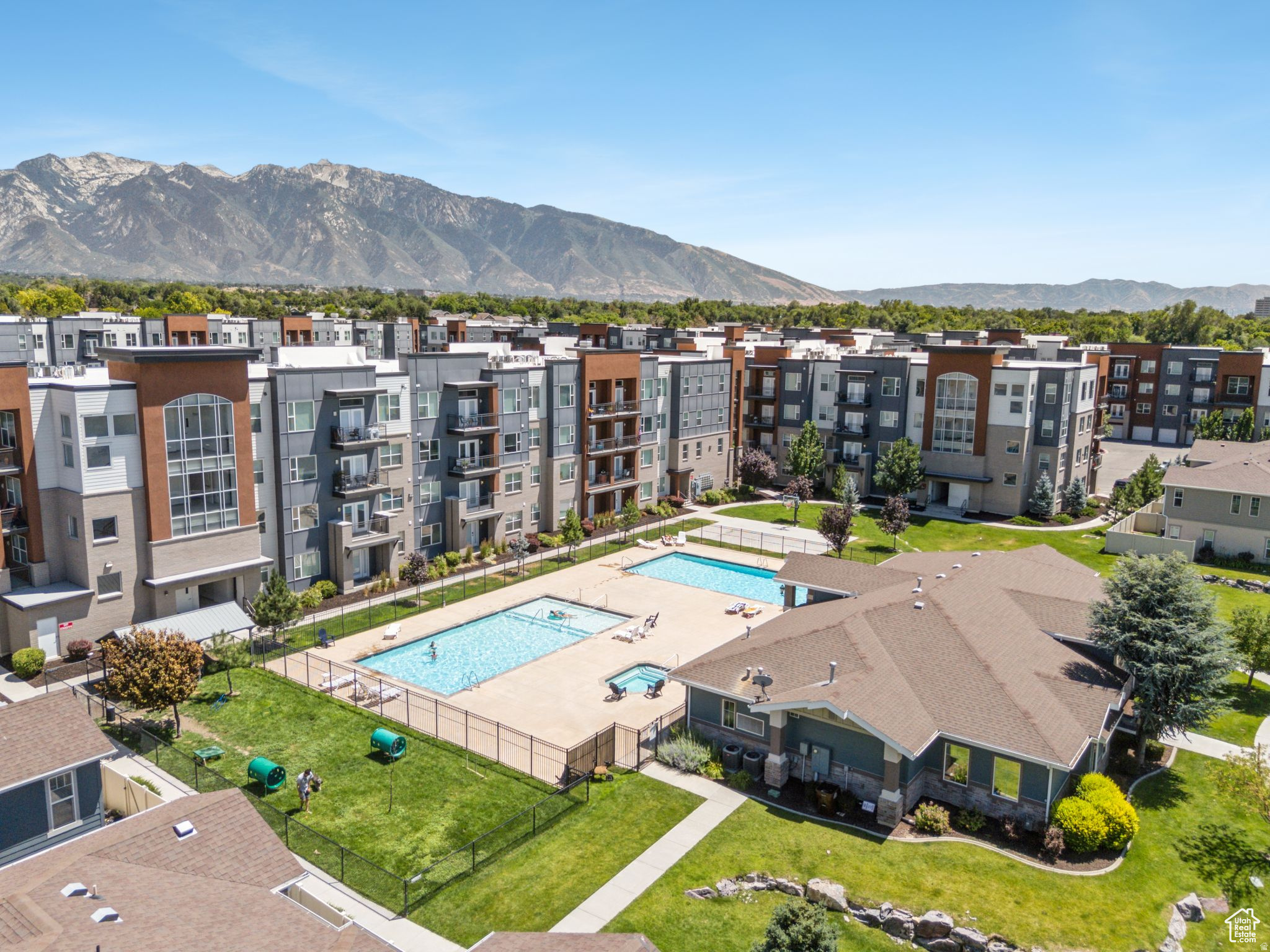 EAST TOWN VILLAGE PH 6 - Residential
