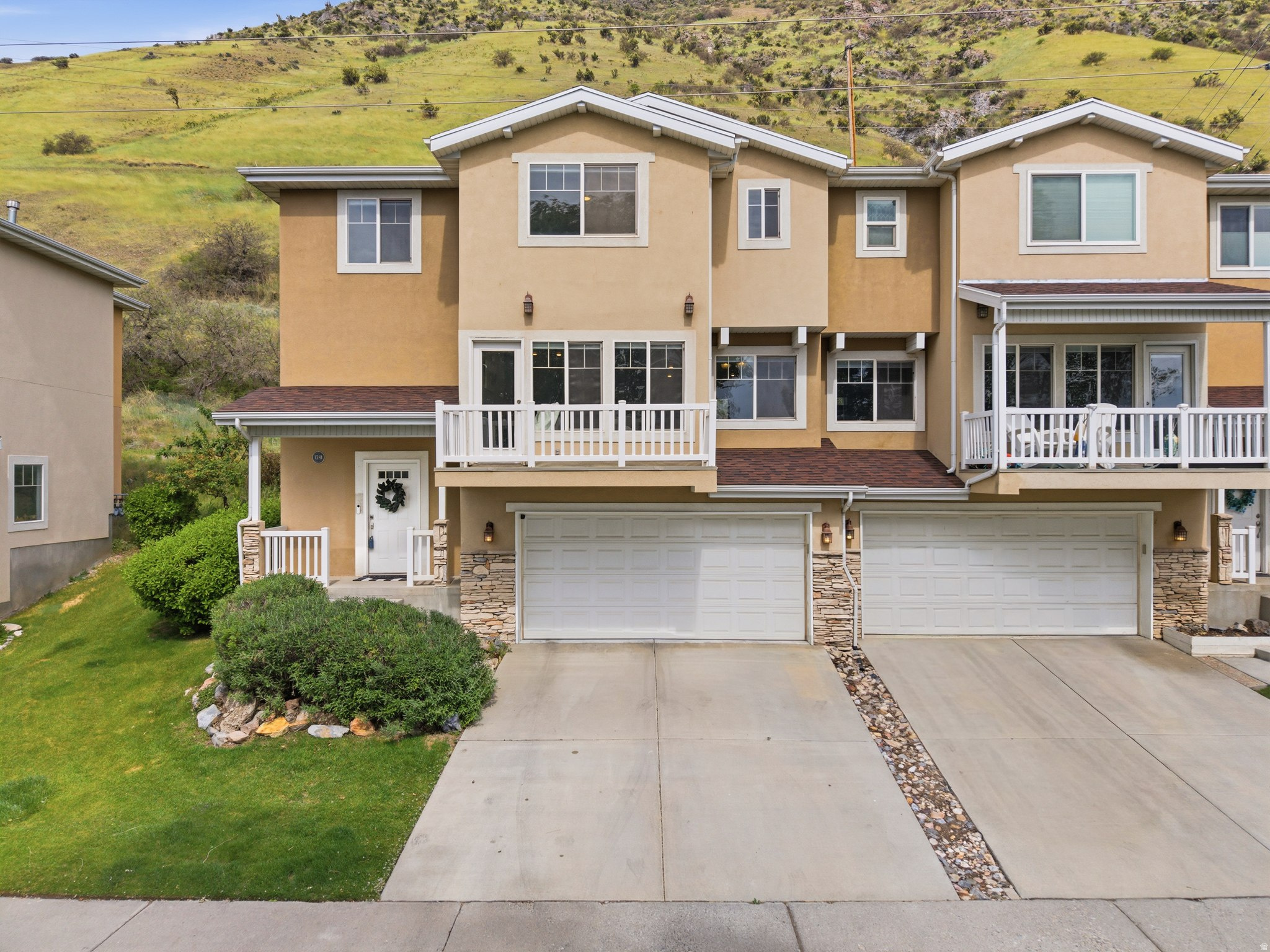 NOW OFFERED AT $400,000! End-unit townhome with stunning lake, valley, and mountain views in a prime Slate Canyon location. Clean, well-maintained, and move-in ready with no neighbors behind. Features include a spacious primary suite, upgraded kitchen, all appliances included, 2-car garage, and bonus flex space. Conveniently located near BYU, I-15, shopping, dining, the Bonneville Shoreline Trail, and outdoor recreation. Investor-friendly with no HOA rental cap, making it an excellent opportunity for rental income, BYU students, parents purchasing for students, or owner-occupants seeking flexibility. Priced to sell and expected to move quickly! Buyer to verify all!
