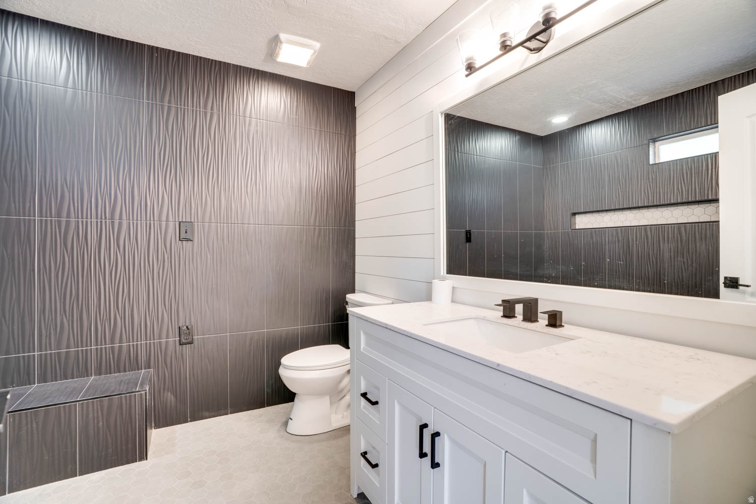 COVE AT VALLEY HILLS - Residential