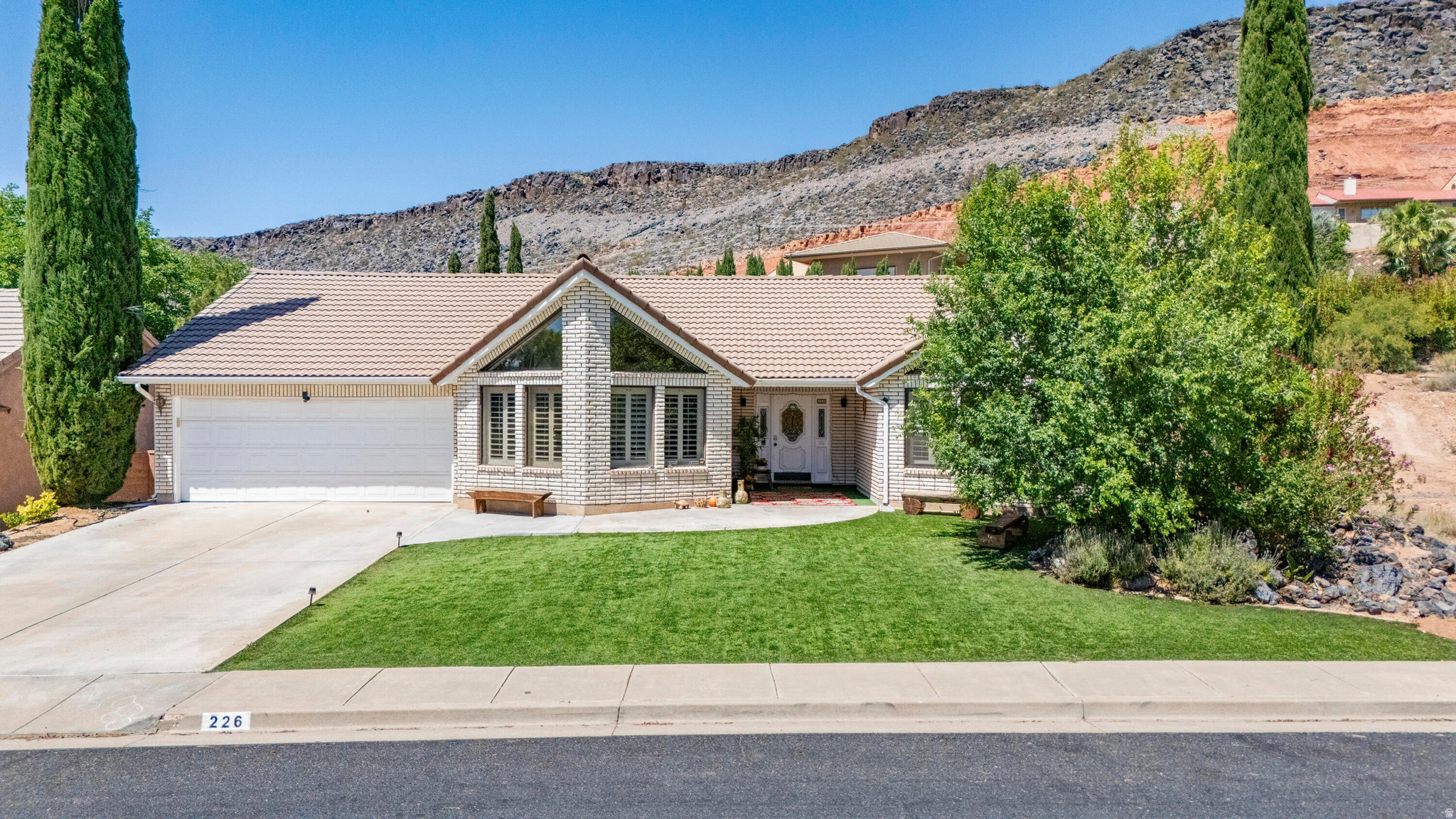 SHADOW HILLS - Residential