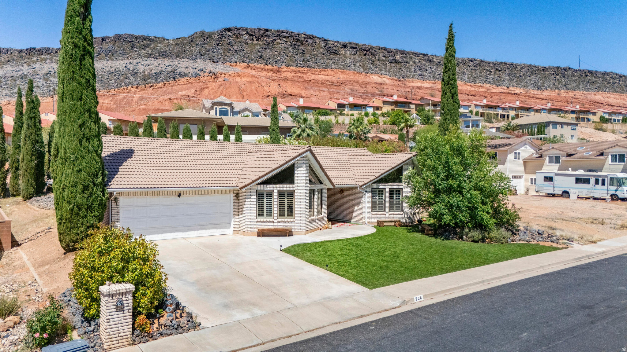 SHADOW HILLS - Residential