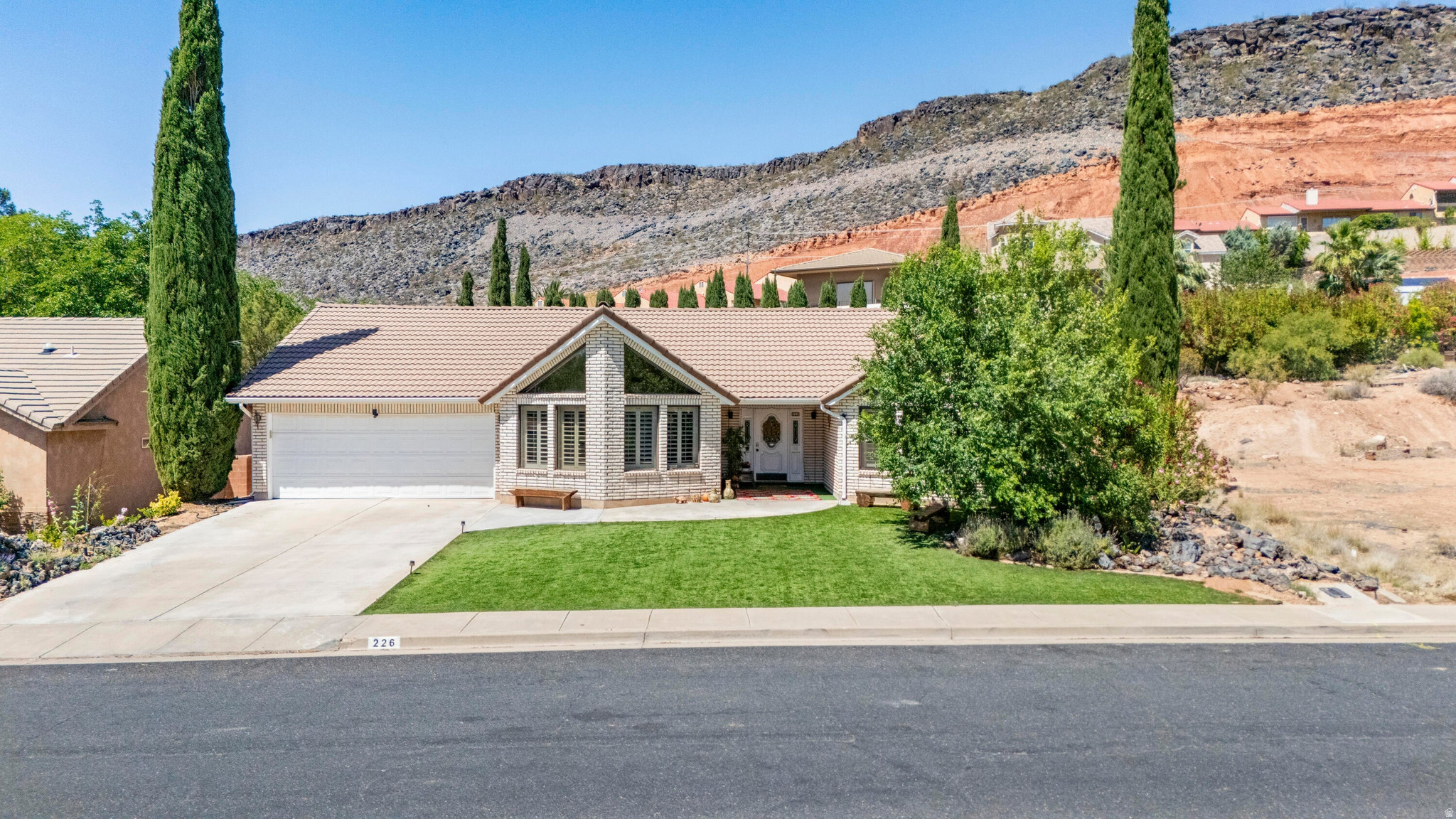 SHADOW HILLS - Residential