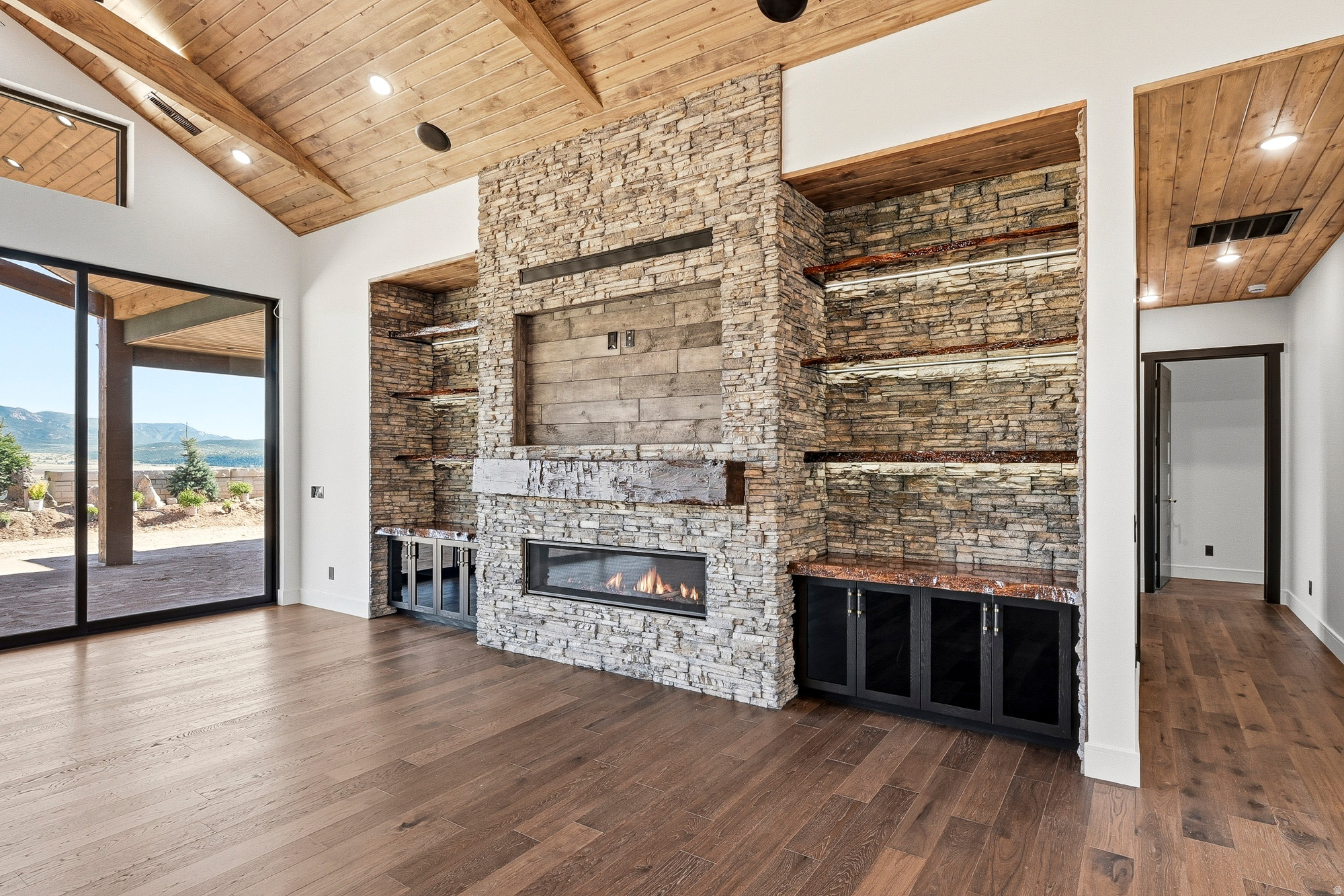 EAGLE RIDGE AT SOUTH MOUNTAIN - Residential
