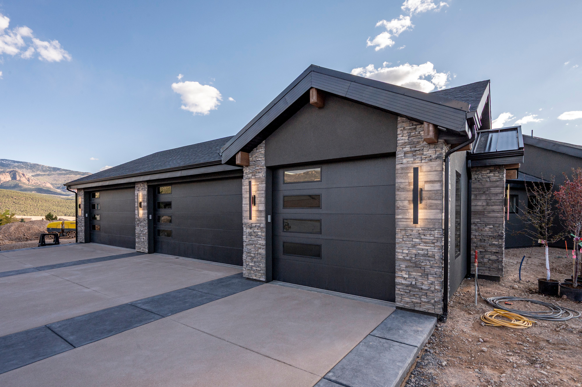 EAGLE RIDGE AT SOUTH MOUNTAIN - Residential