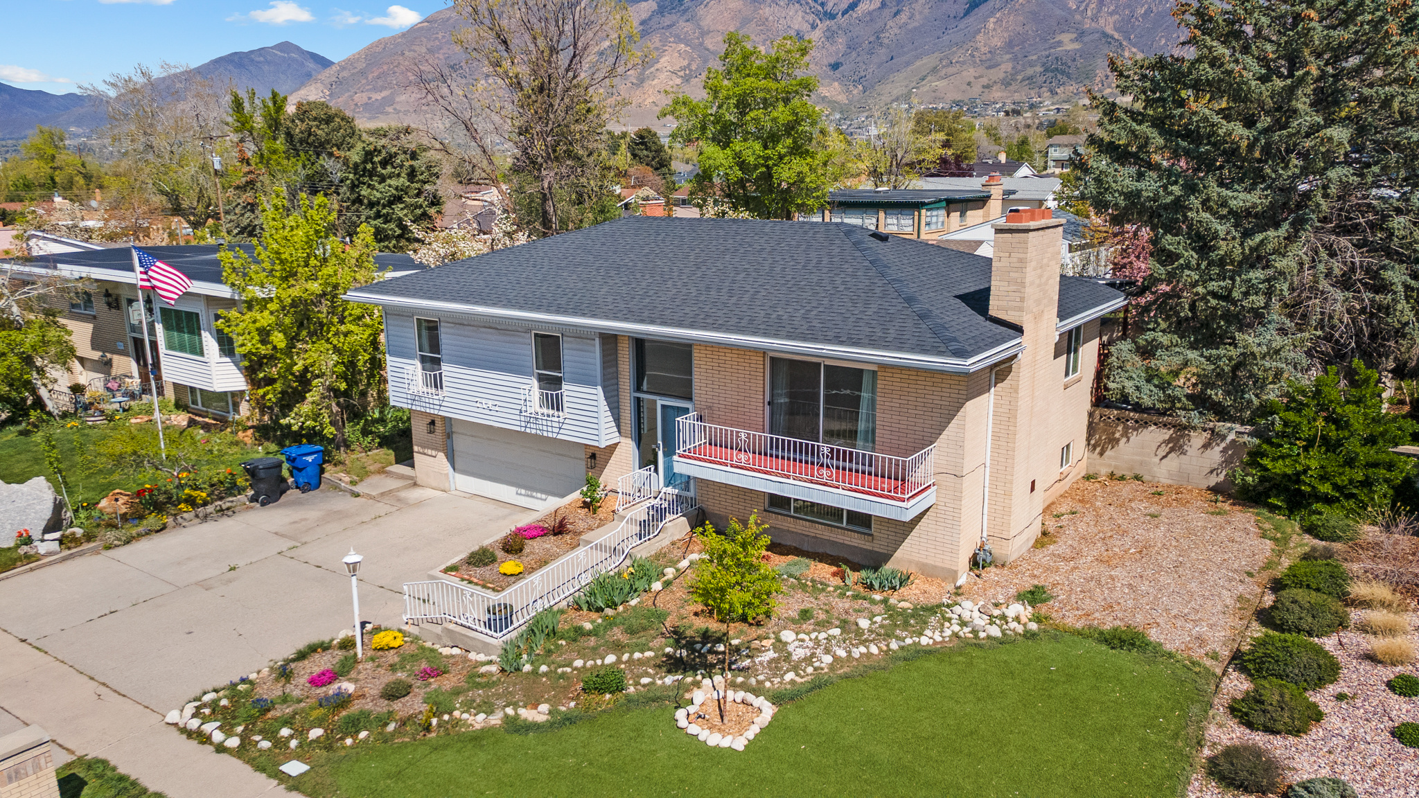 PONDORAY PARK - Residential