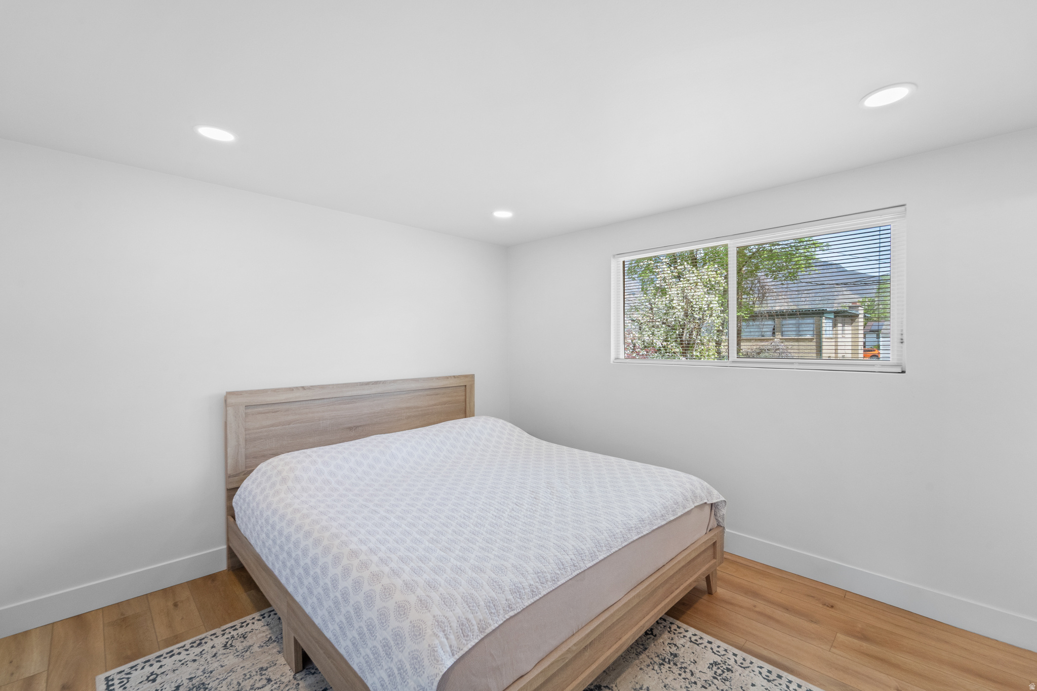 PONDORAY PARK - Residential