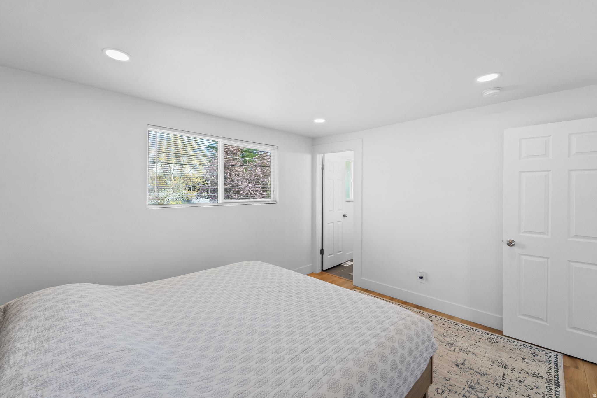 PONDORAY PARK - Residential
