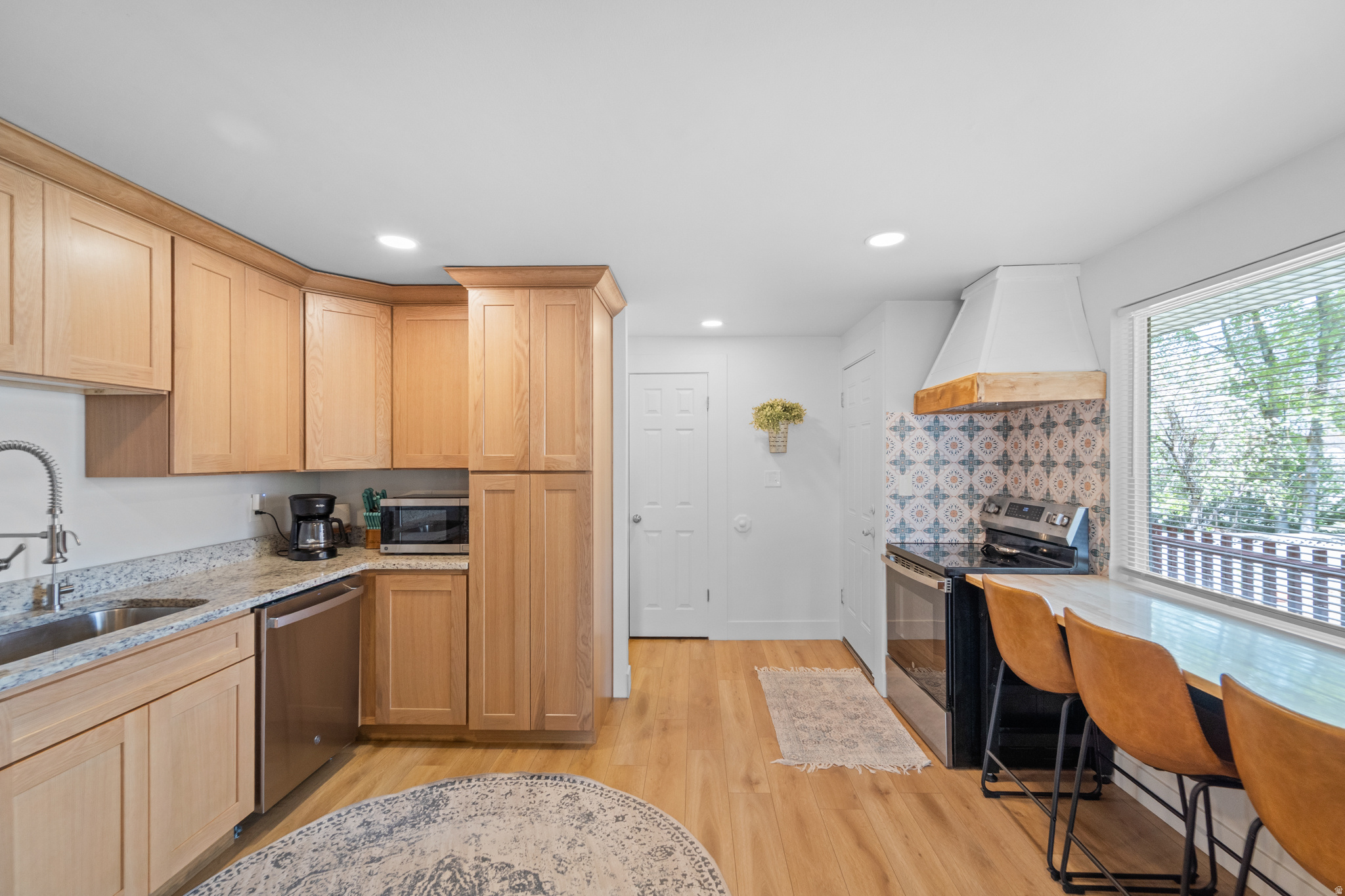 PONDORAY PARK - Residential