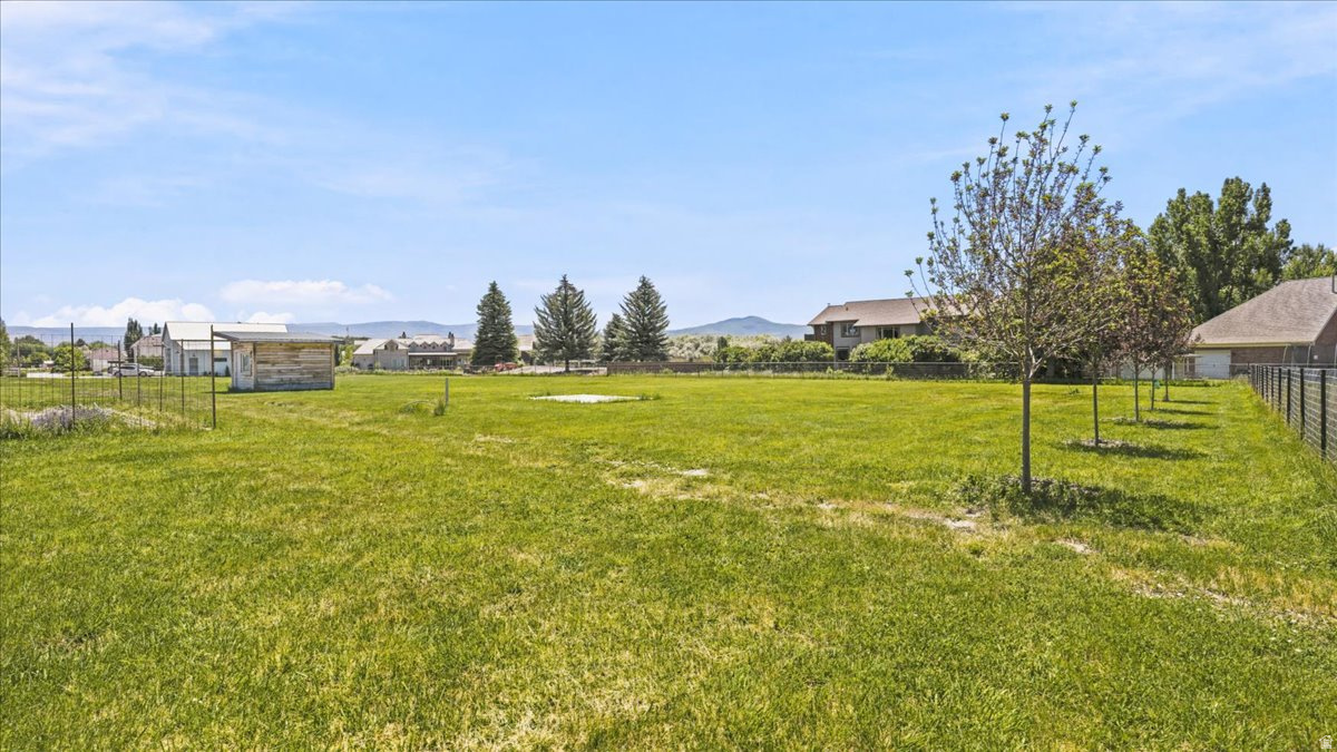 FARM MEADOWS - Land