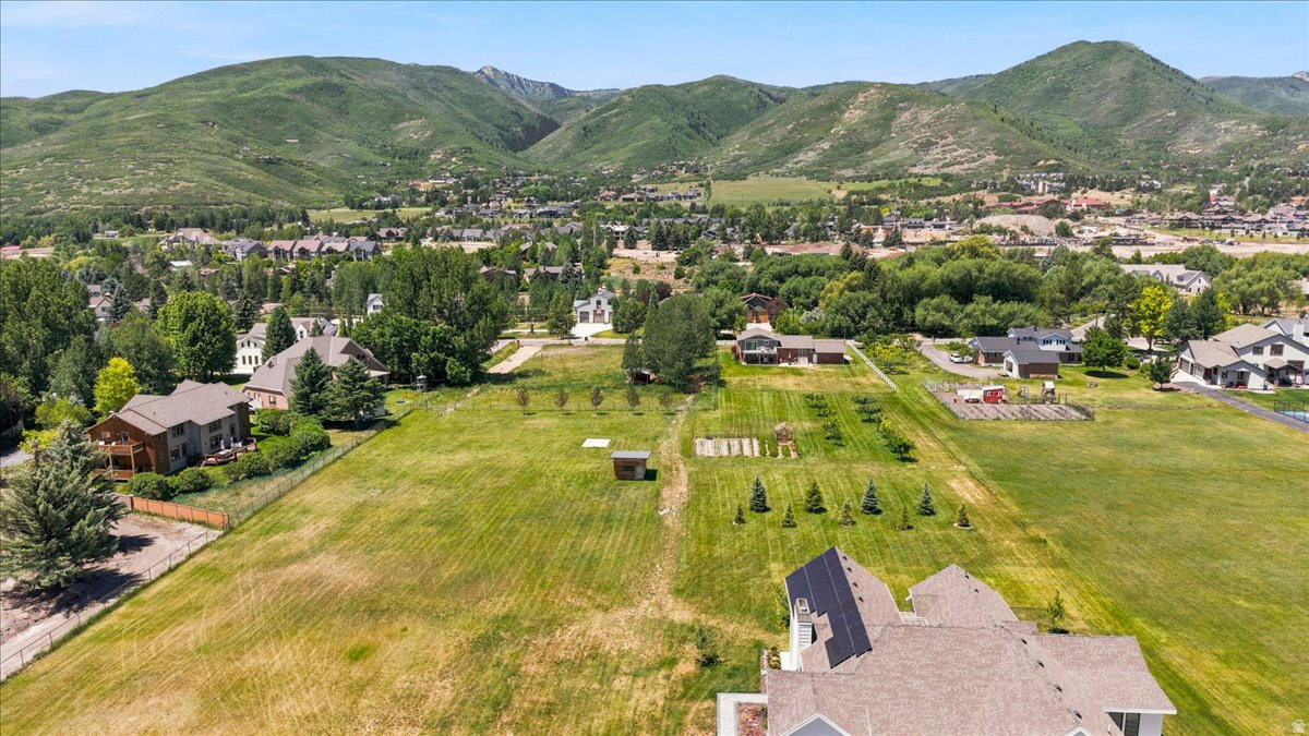 FARM MEADOWS - Land