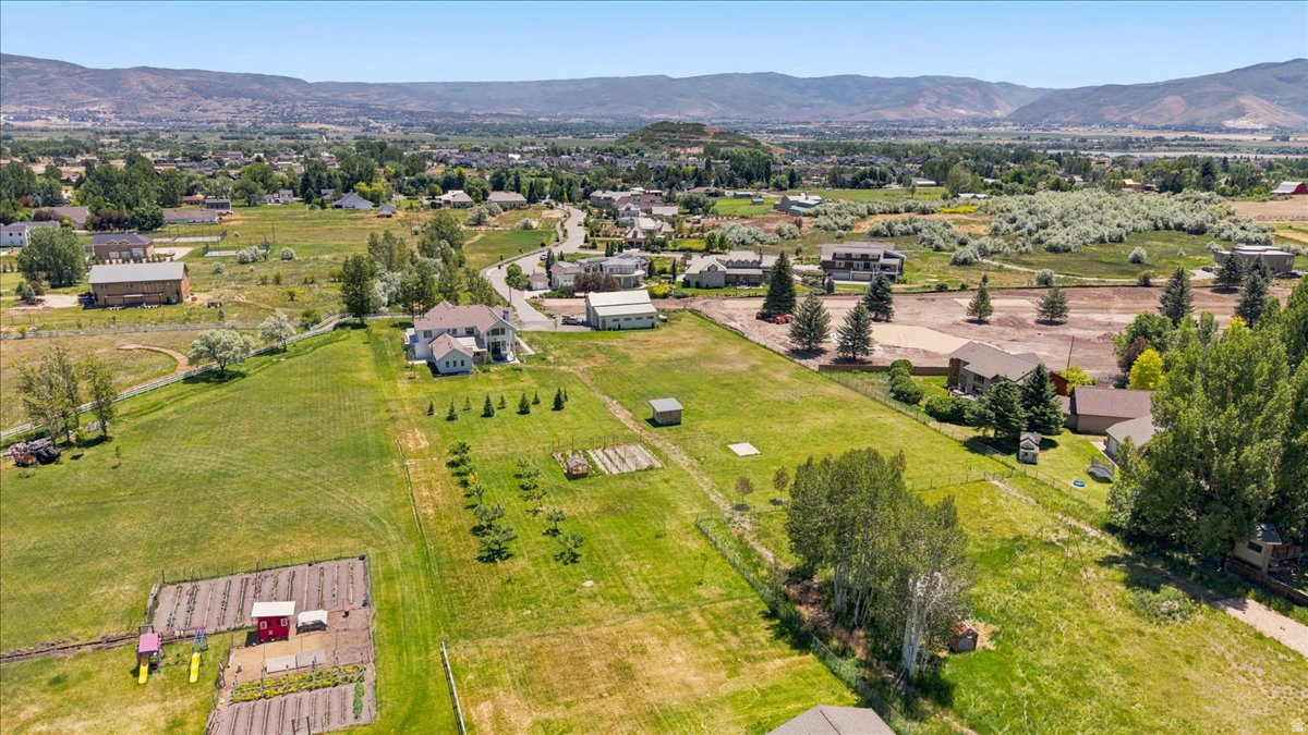 FARM MEADOWS - Land