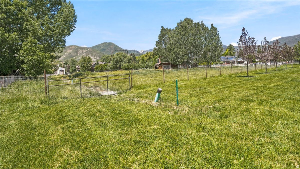 FARM MEADOWS - Land