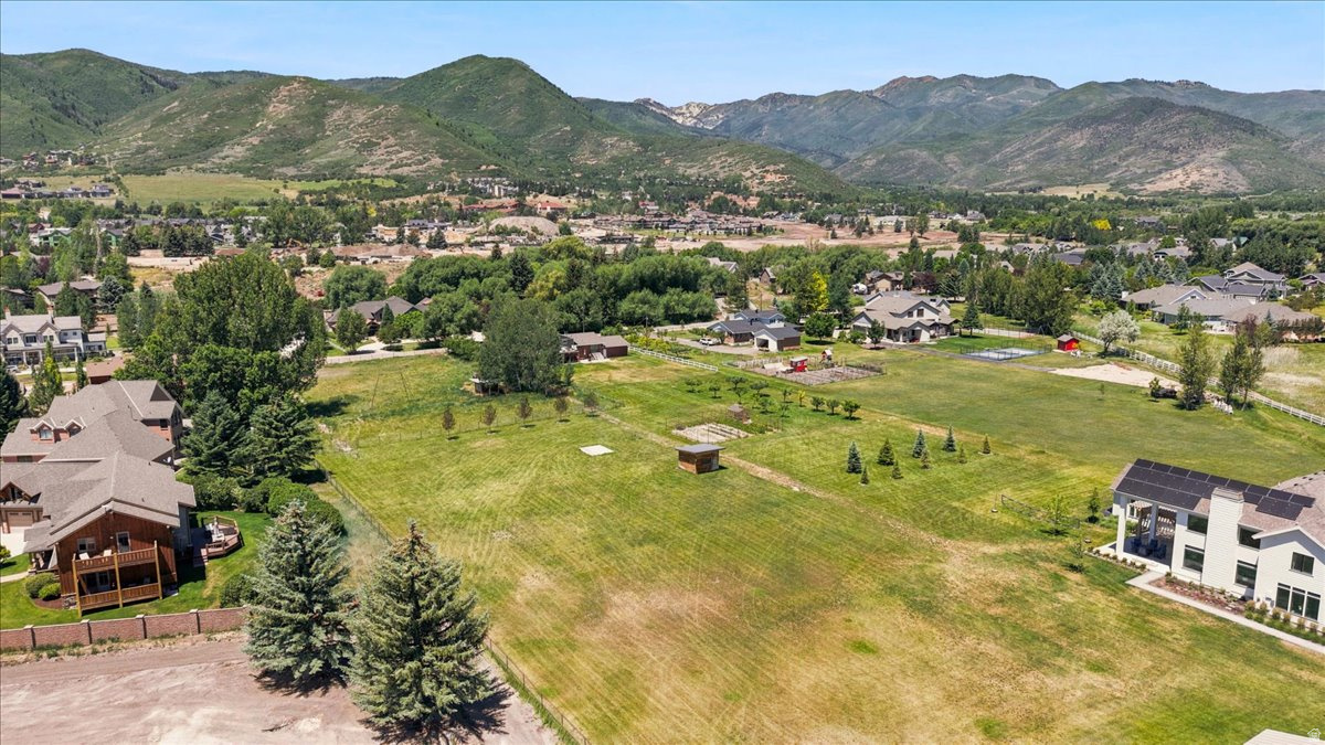 FARM MEADOWS - Land