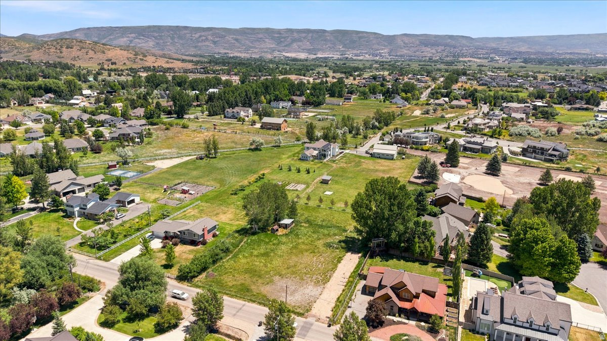 FARM MEADOWS - Land