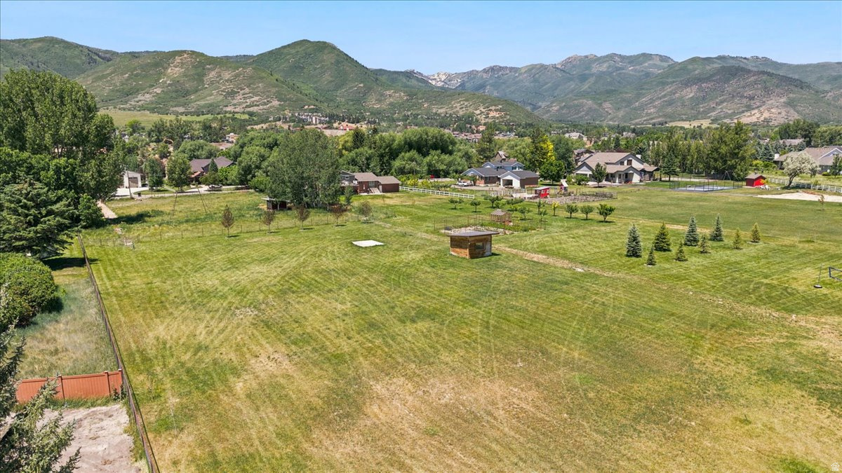 FARM MEADOWS - Land