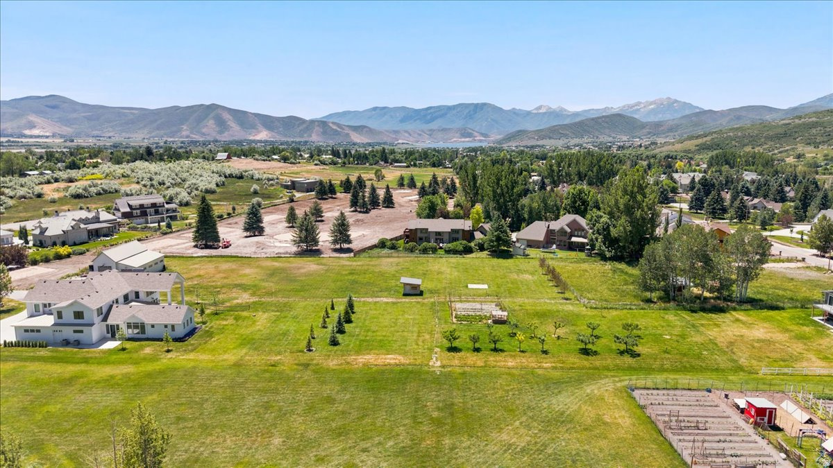 FARM MEADOWS - Land
