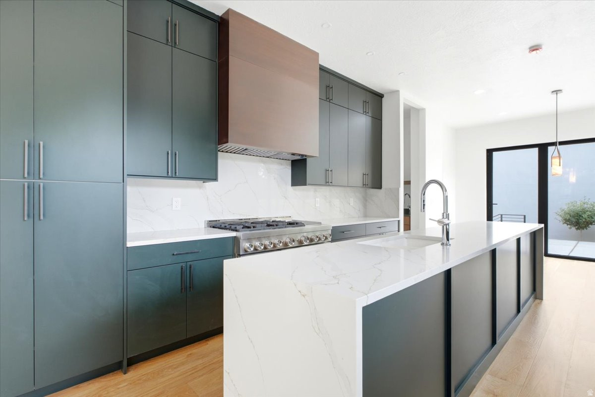 HAMPTONS - Residential