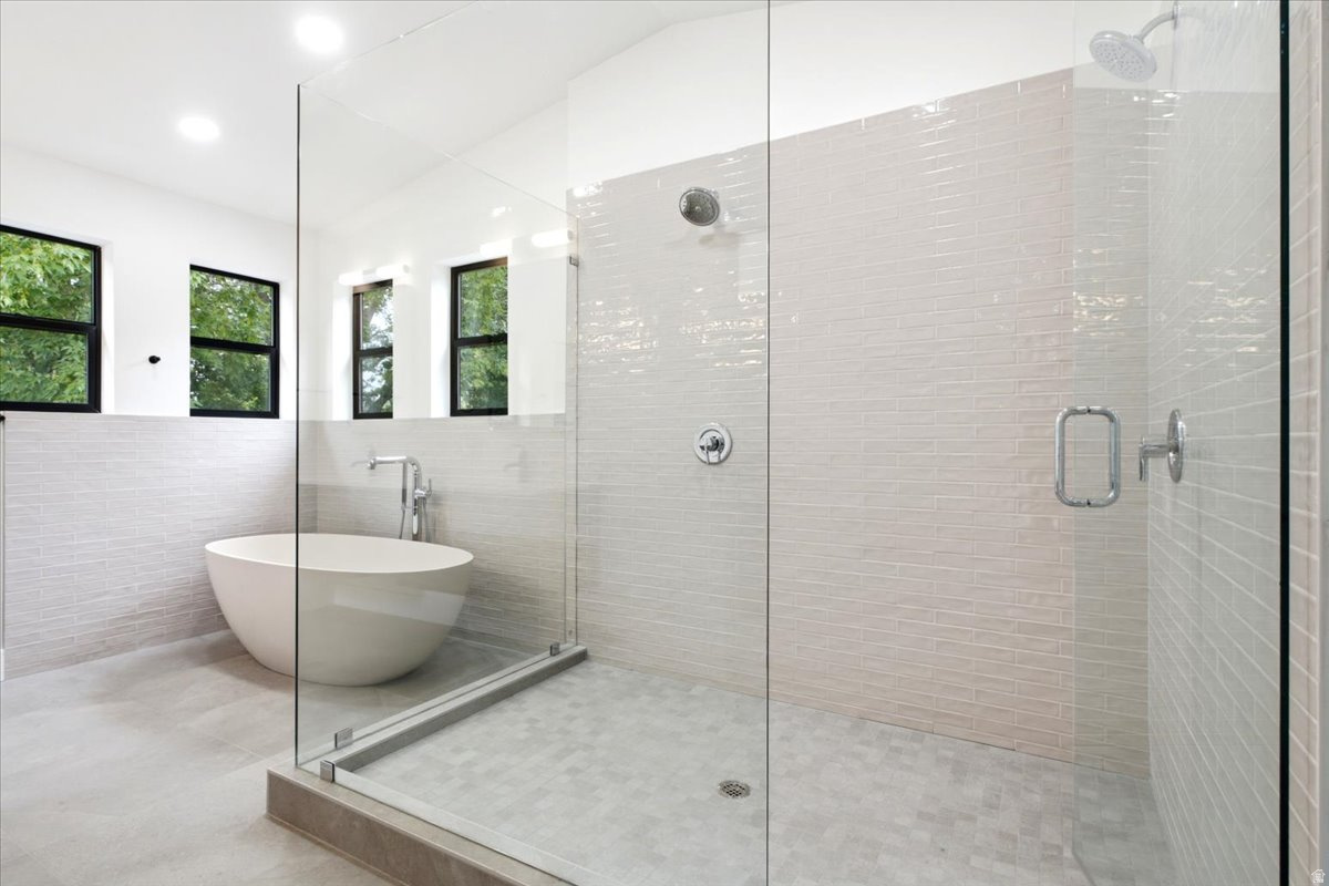 HAMPTONS - Residential