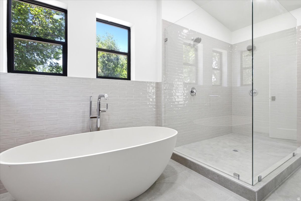 HAMPTONS - Residential