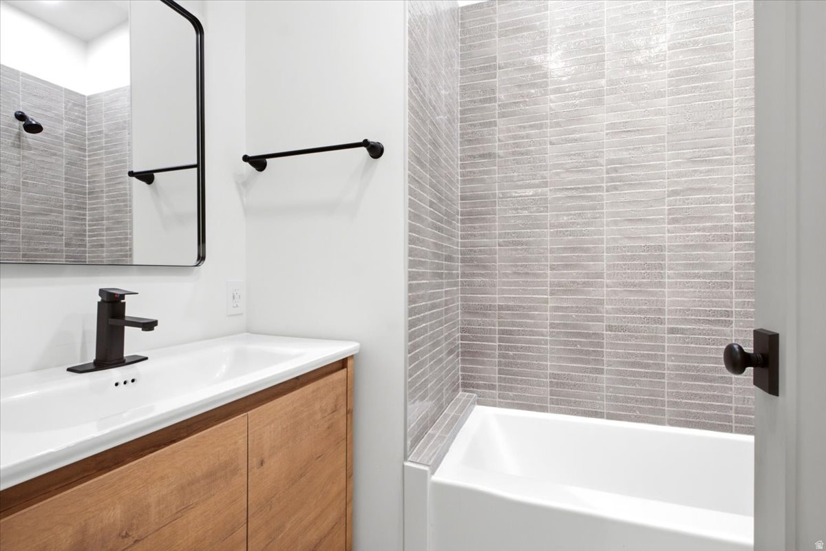 HAMPTONS - Residential