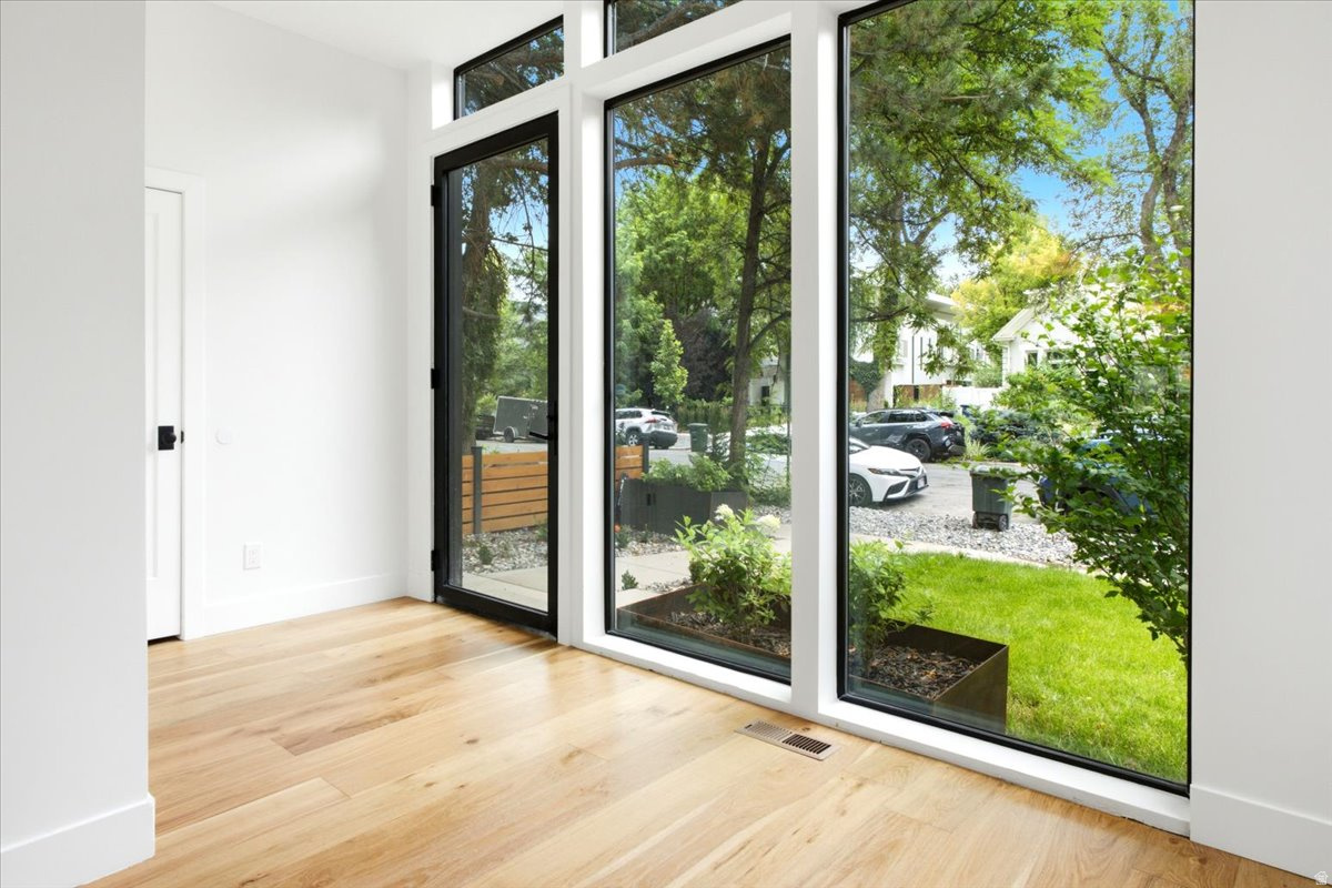 HAMPTONS - Residential
