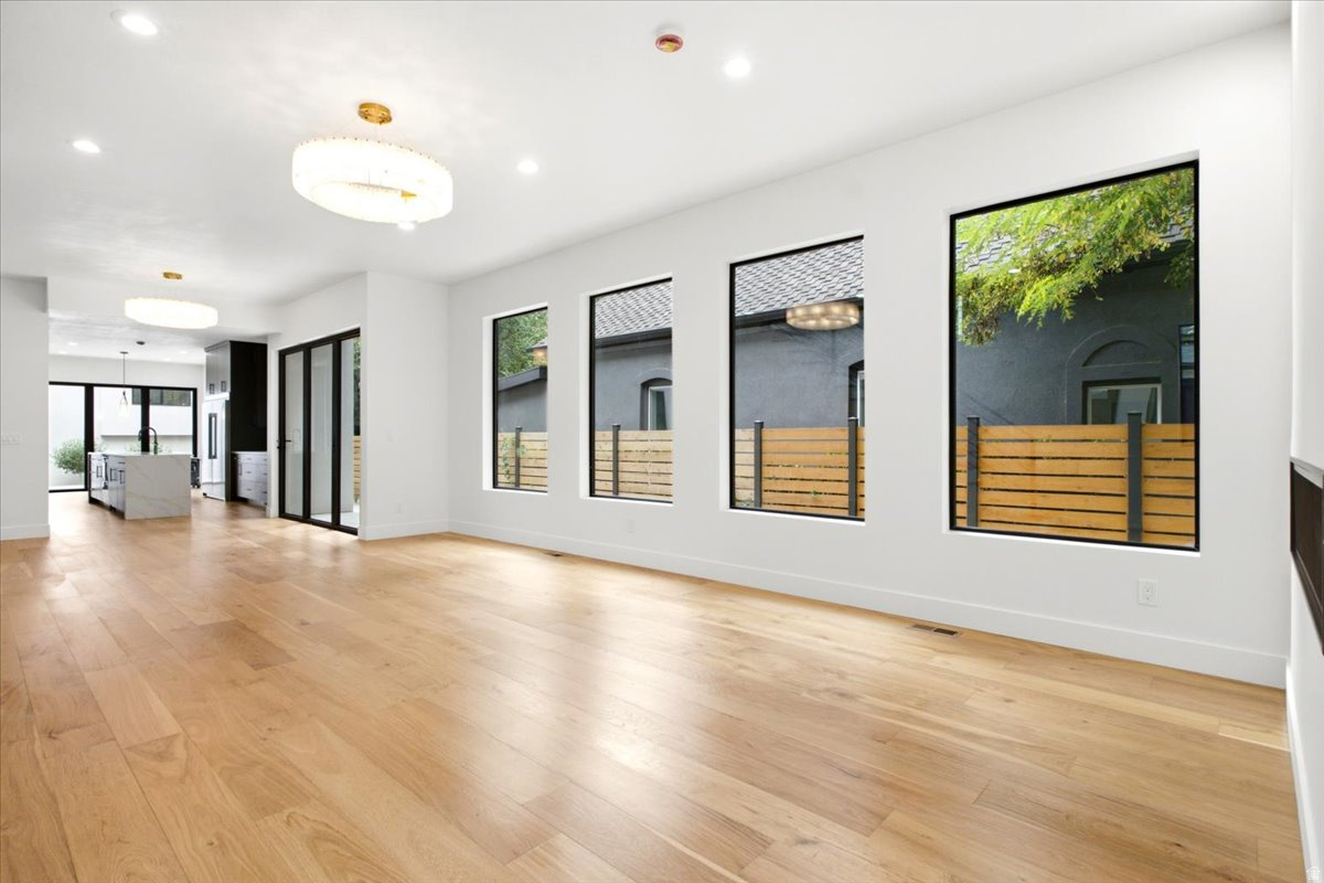 HAMPTONS - Residential
