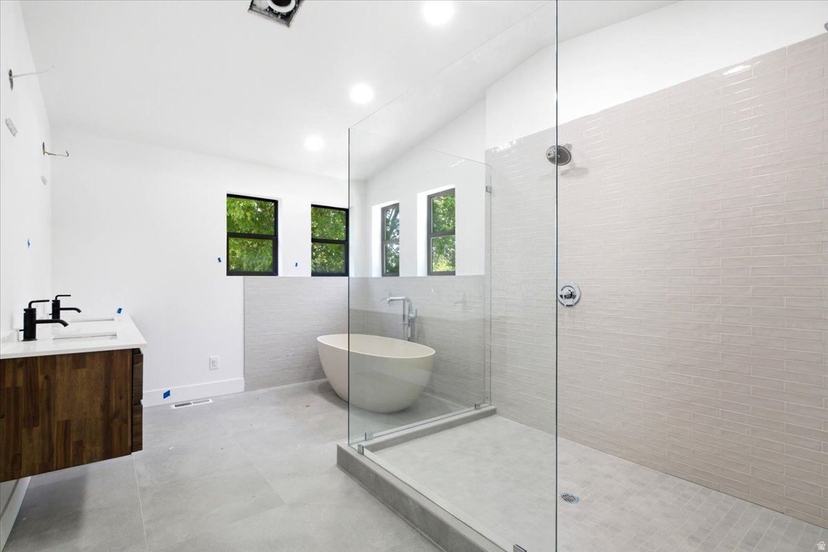 HAMPTONS - Residential