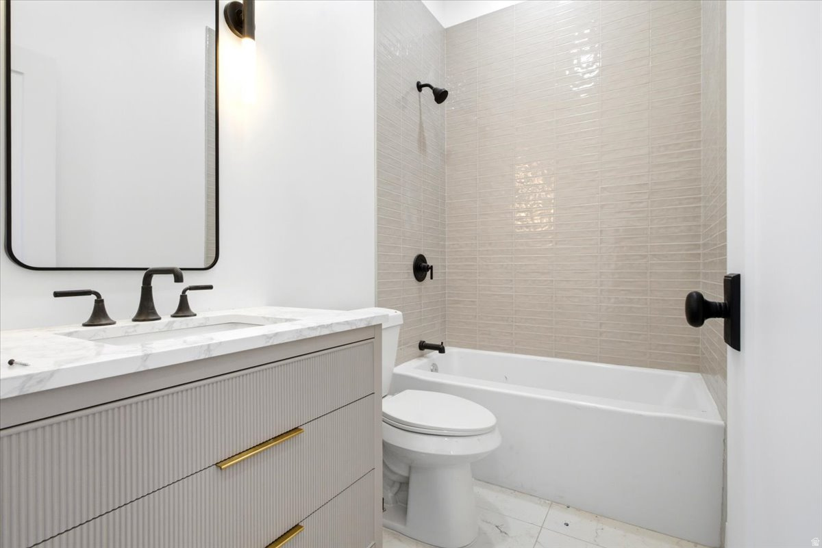 HAMPTONS - Residential
