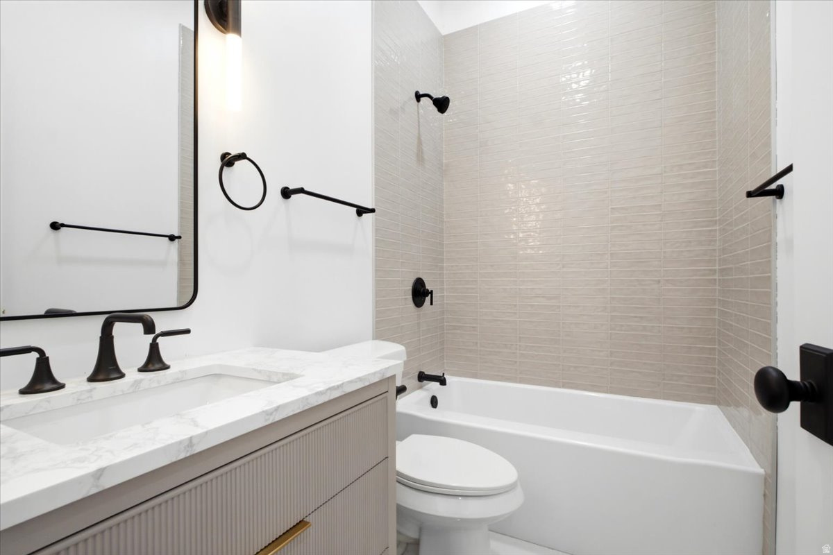 HAMPTONS - Residential