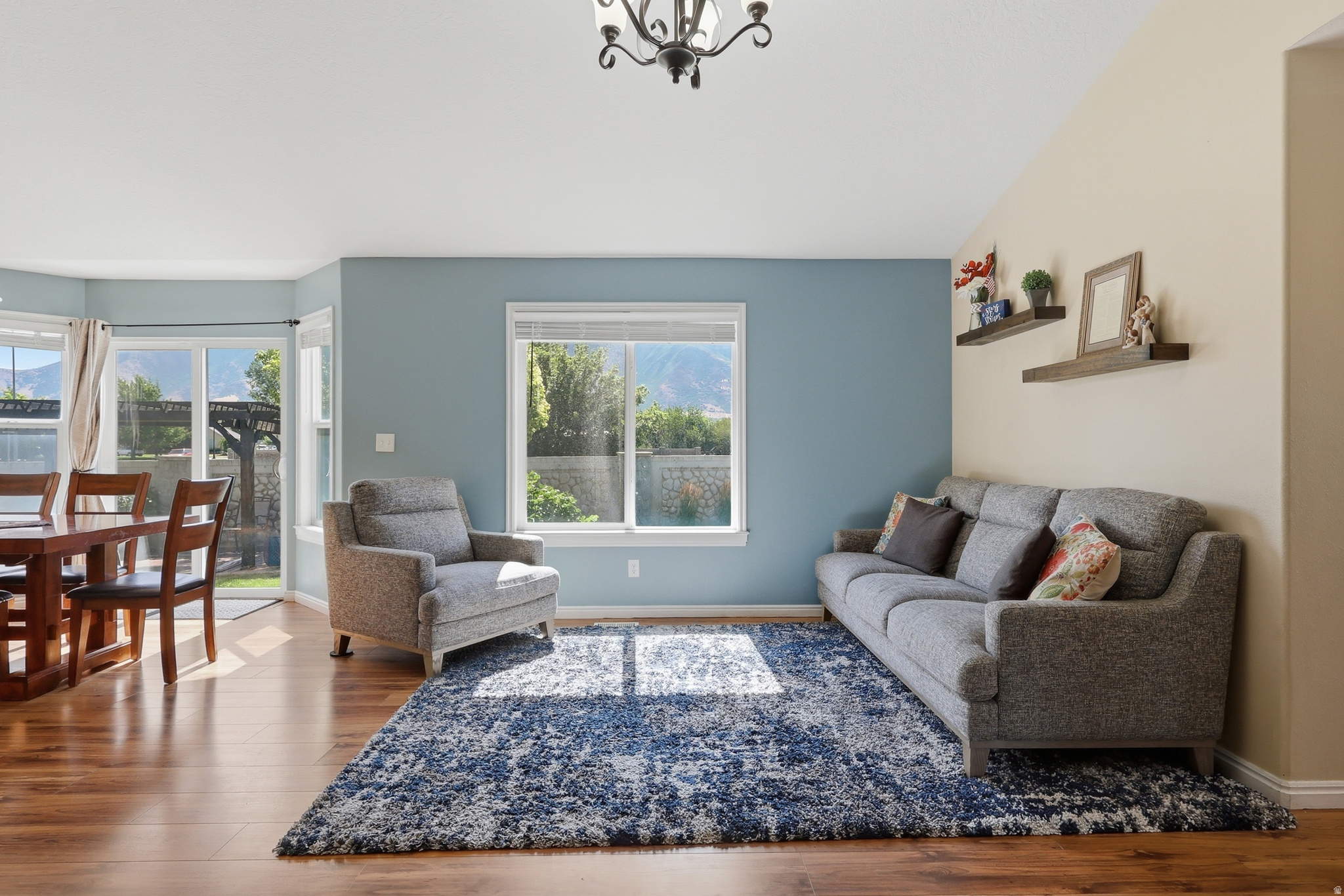 ABBIE COURT - Residential