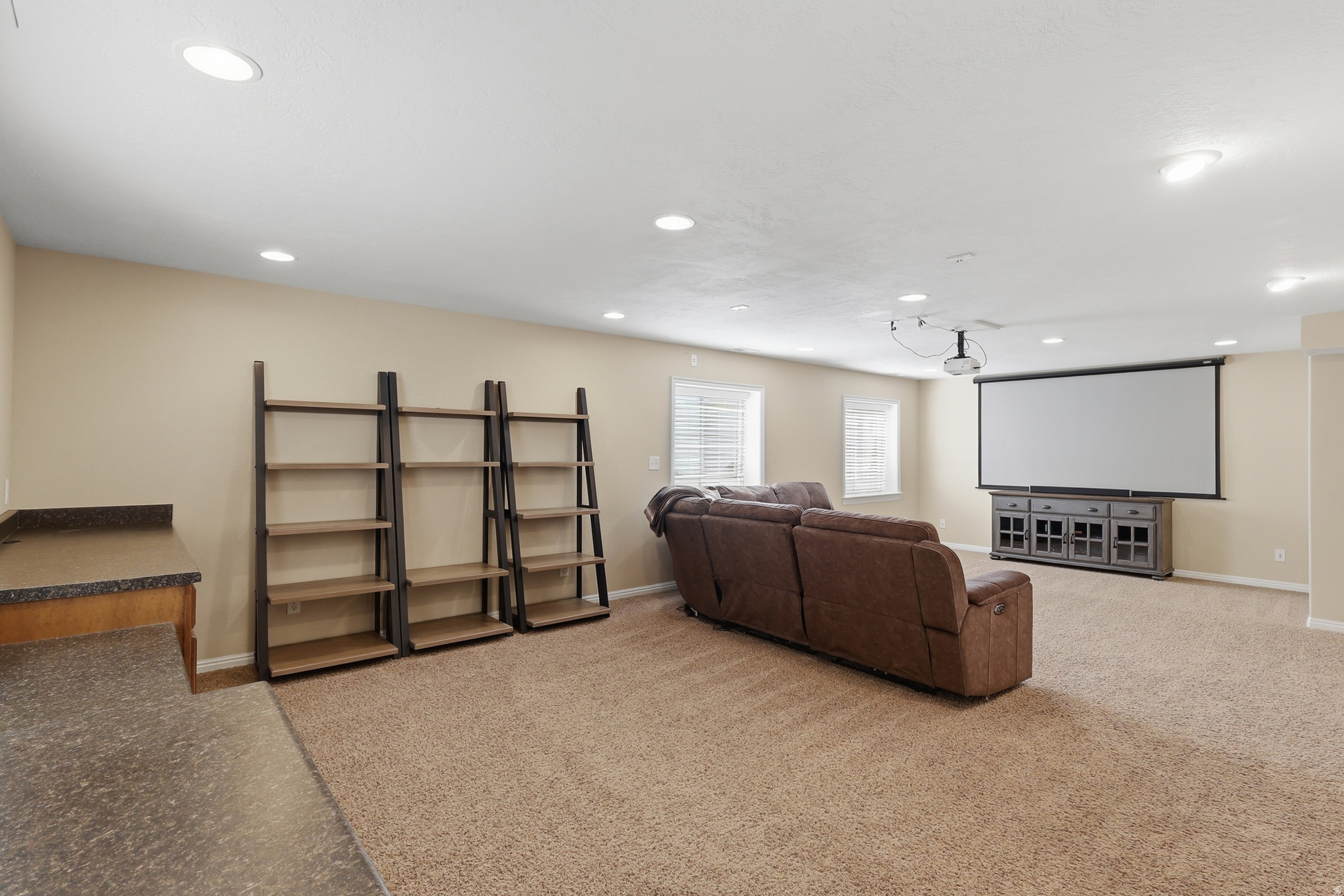 ABBIE COURT - Residential