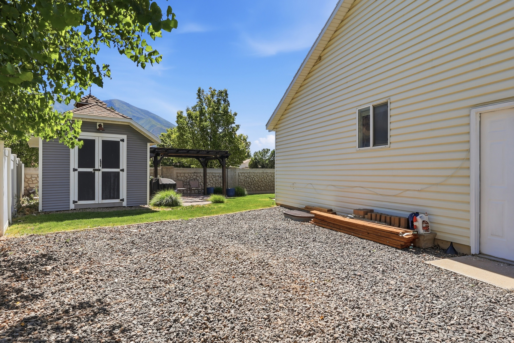 ABBIE COURT - Residential
