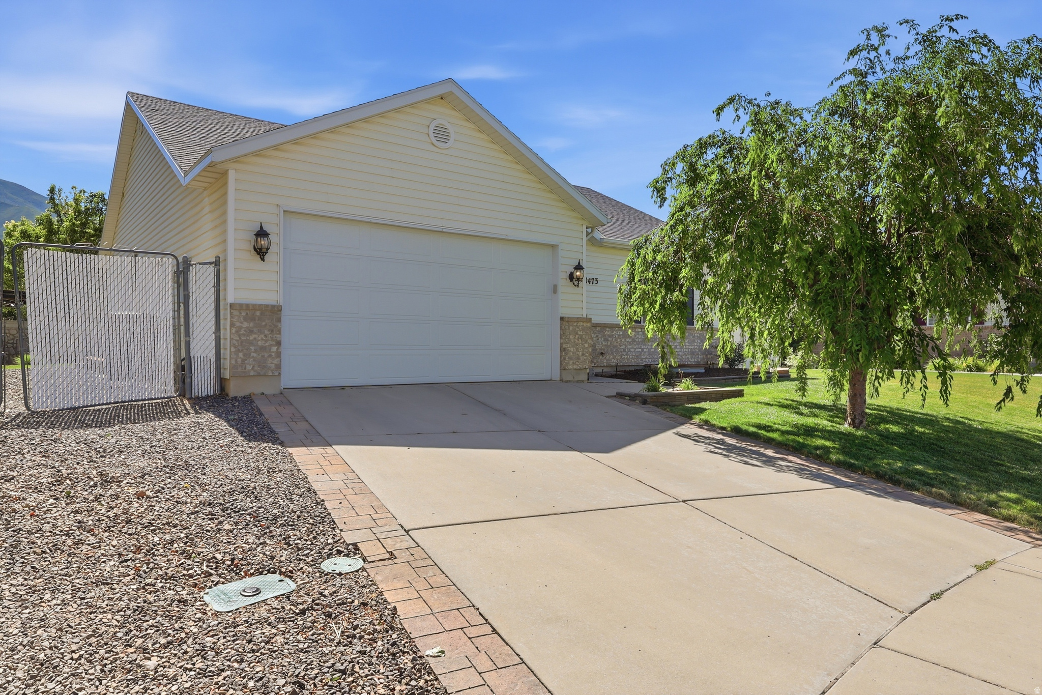 ABBIE COURT - Residential