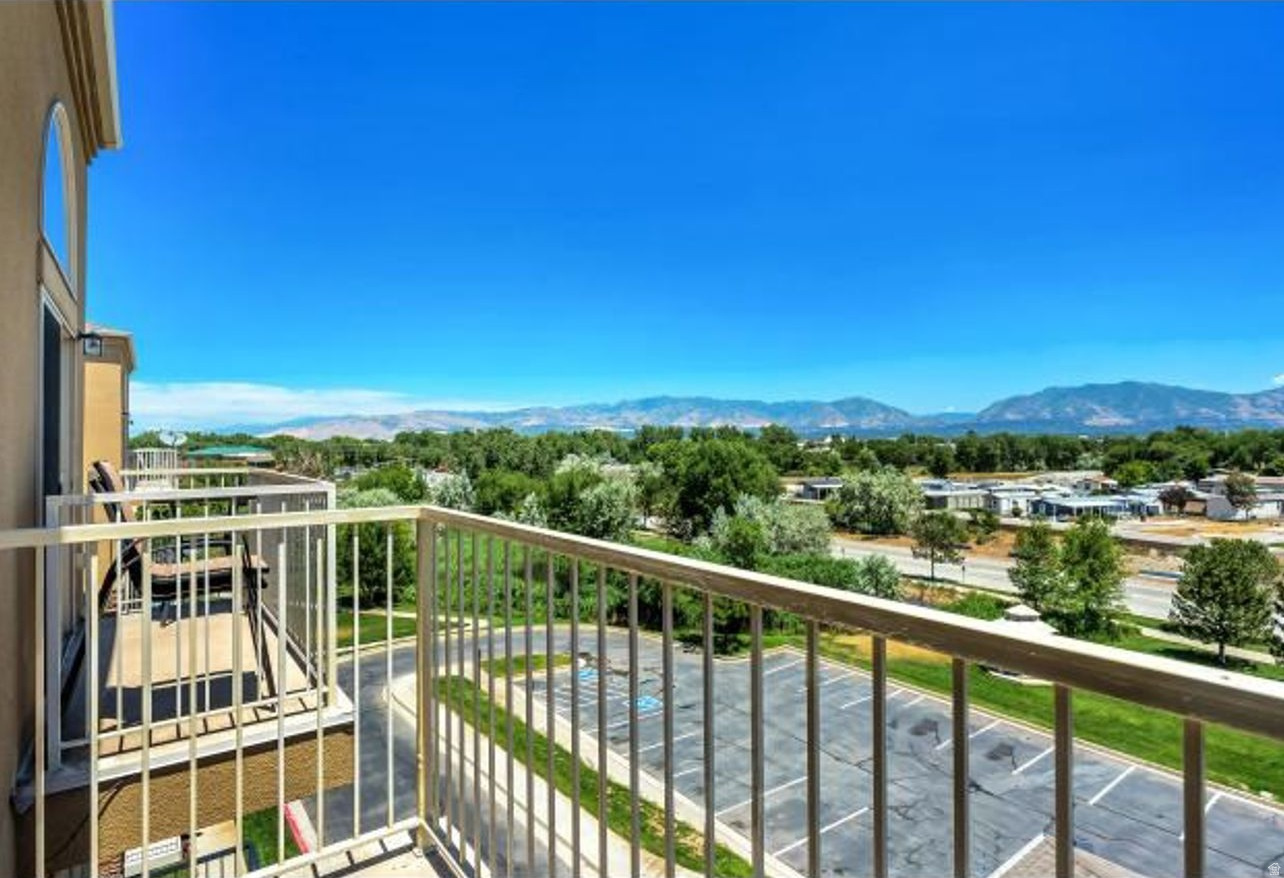 RIVERS EDGE CONDOMINIUMS - Residential