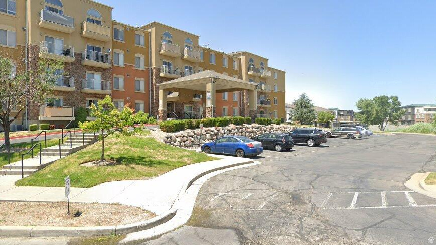 RIVERS EDGE CONDOMINIUMS - Residential