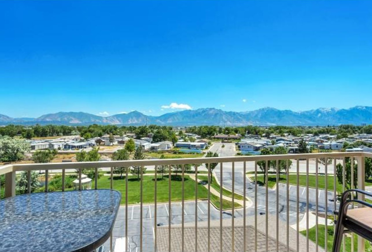 RIVERS EDGE CONDOMINIUMS - Residential