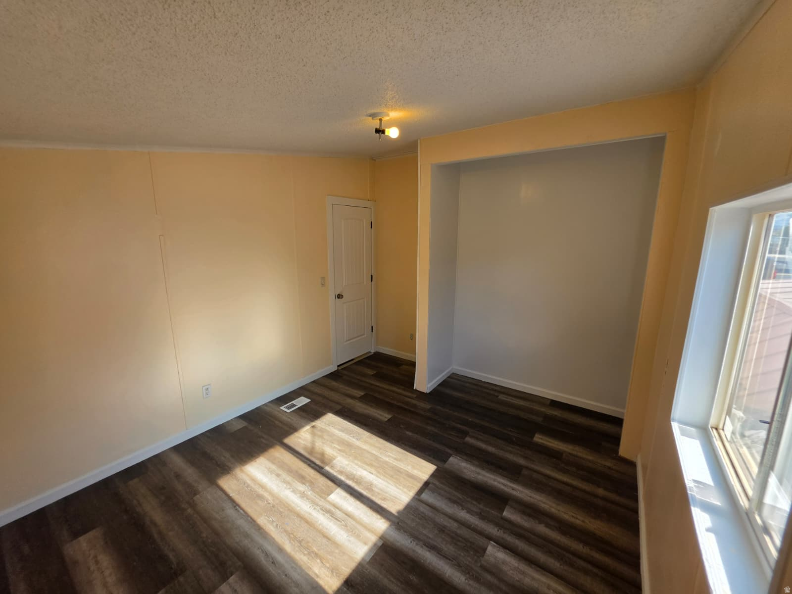 MOUNTAIN VIEW - Residential