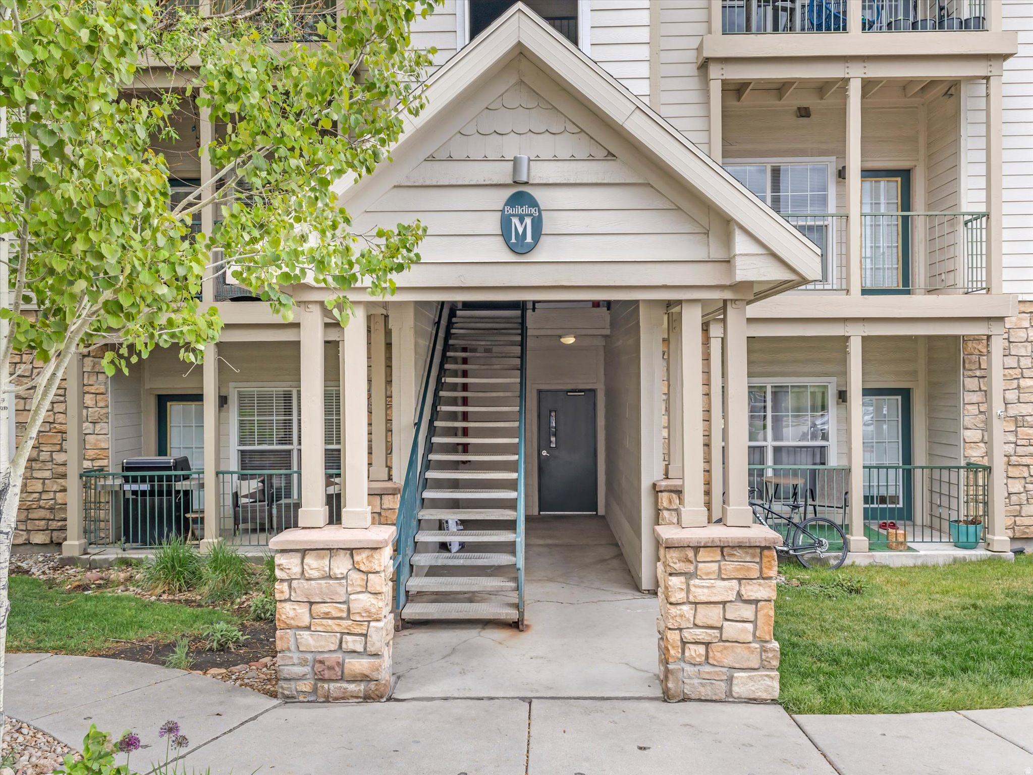 CANYON CREEK - Residential