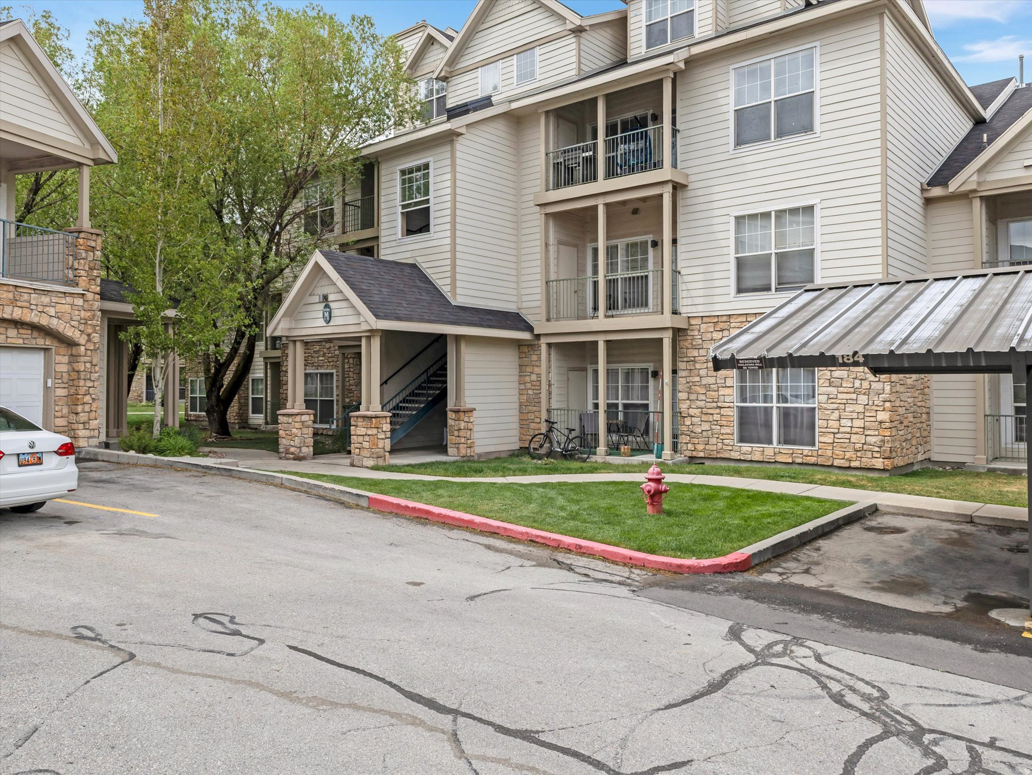 CANYON CREEK - Residential