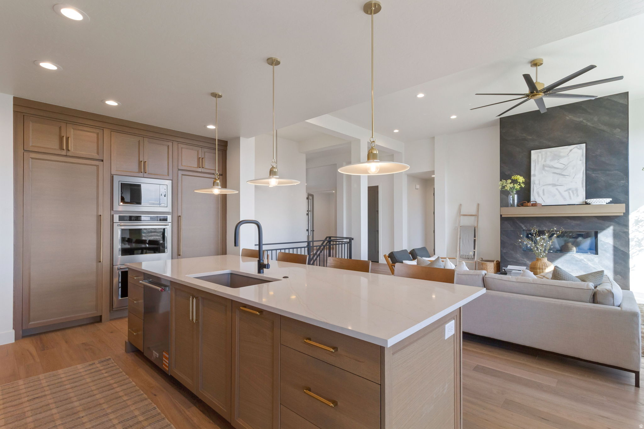CHESTNUT FARMS - Residential