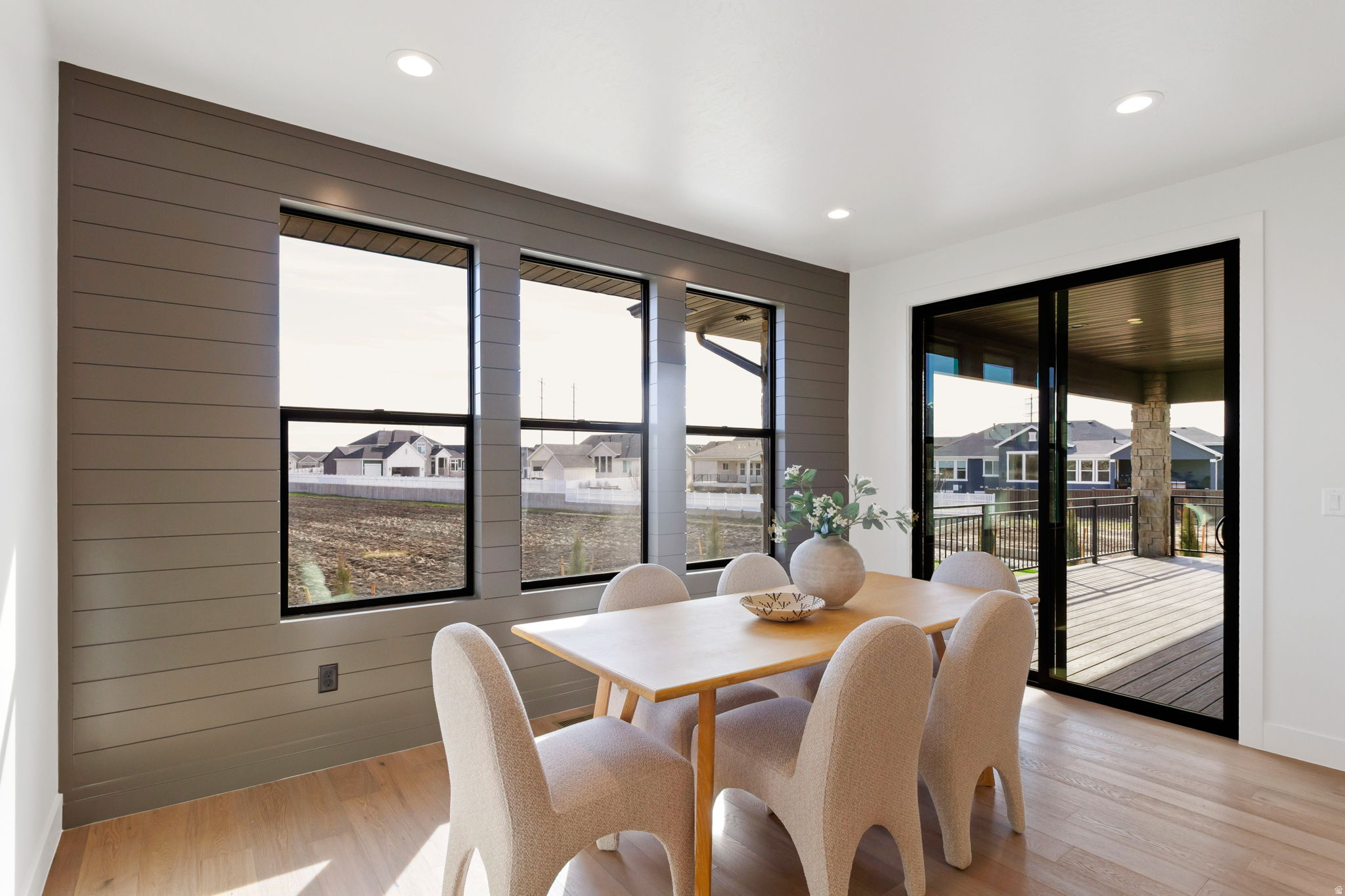 CHESTNUT FARMS - Residential