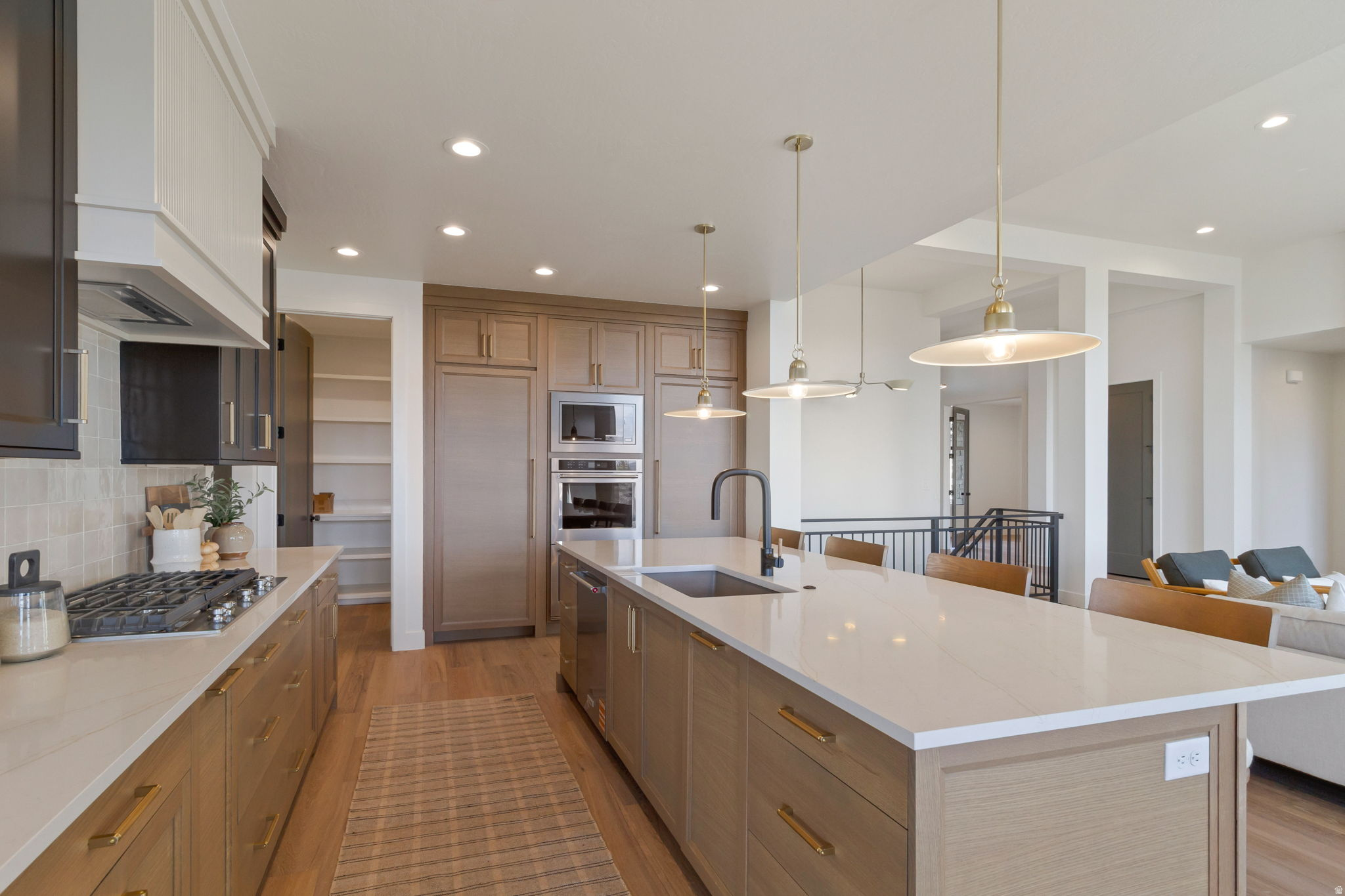 CHESTNUT FARMS - Residential
