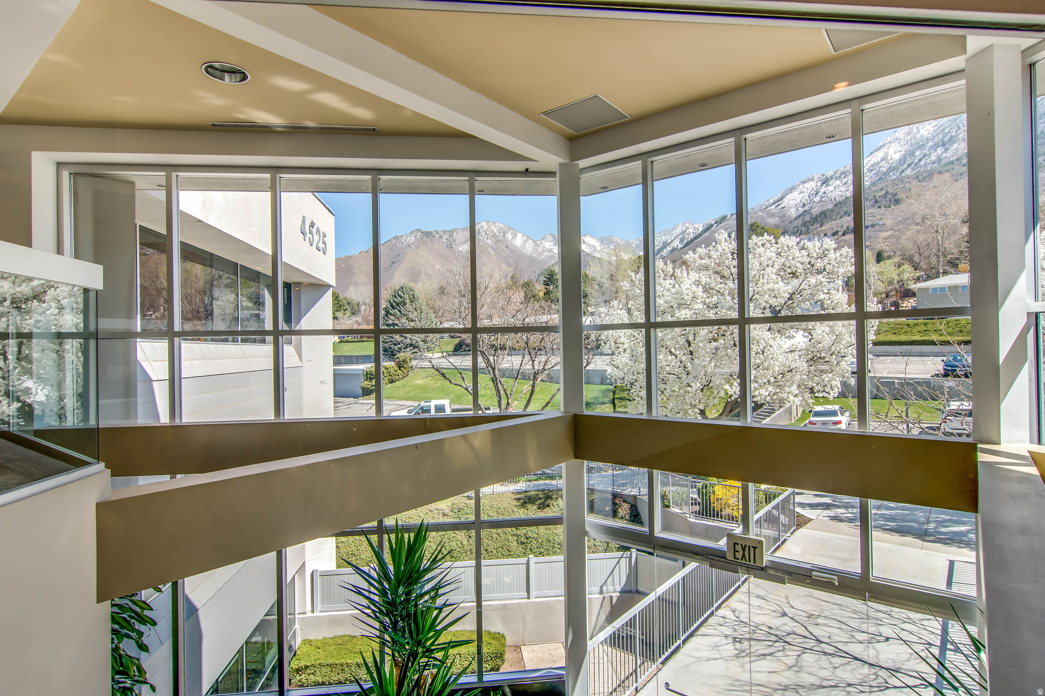 TATE - Commercial Lease