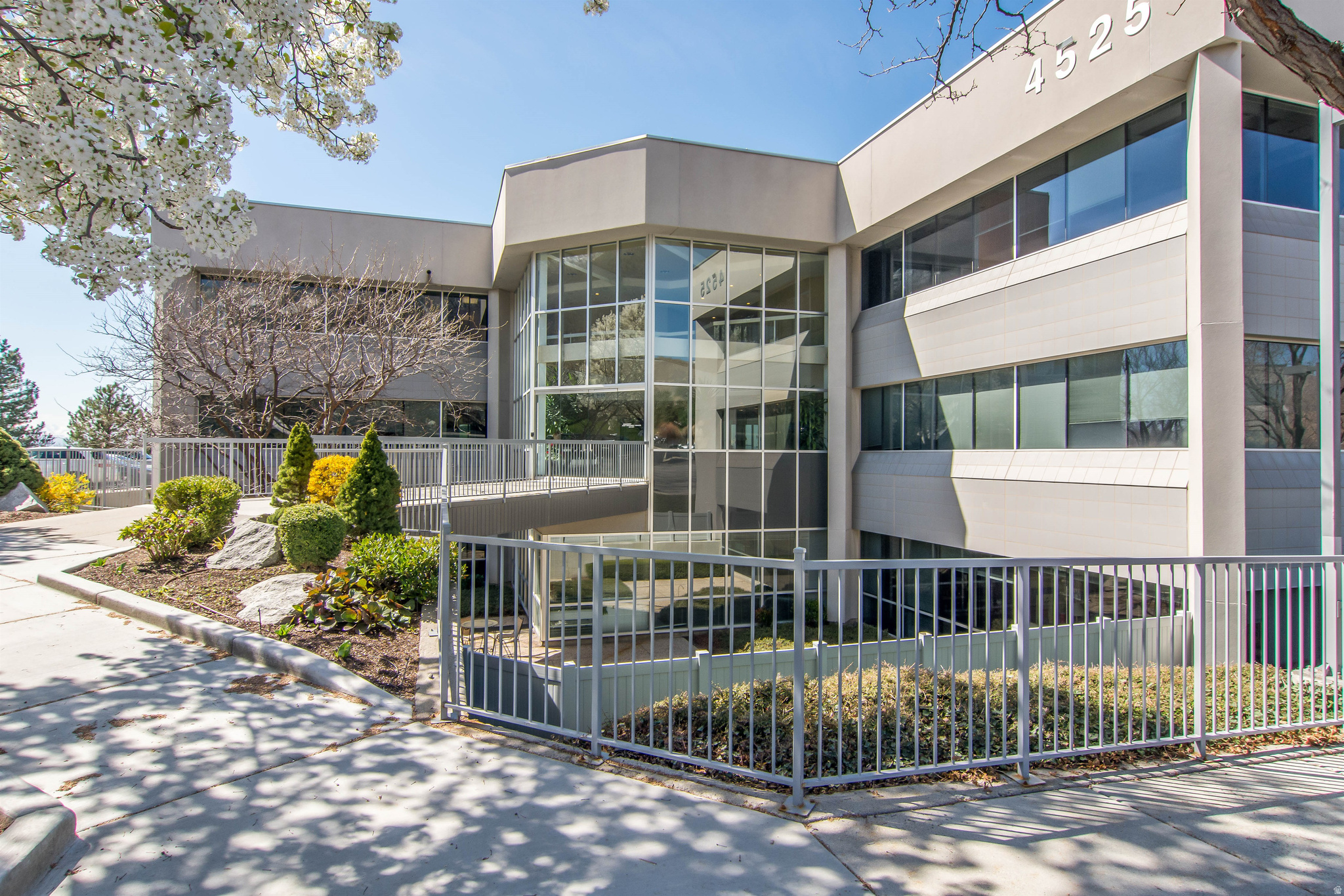 TATE - Commercial Lease