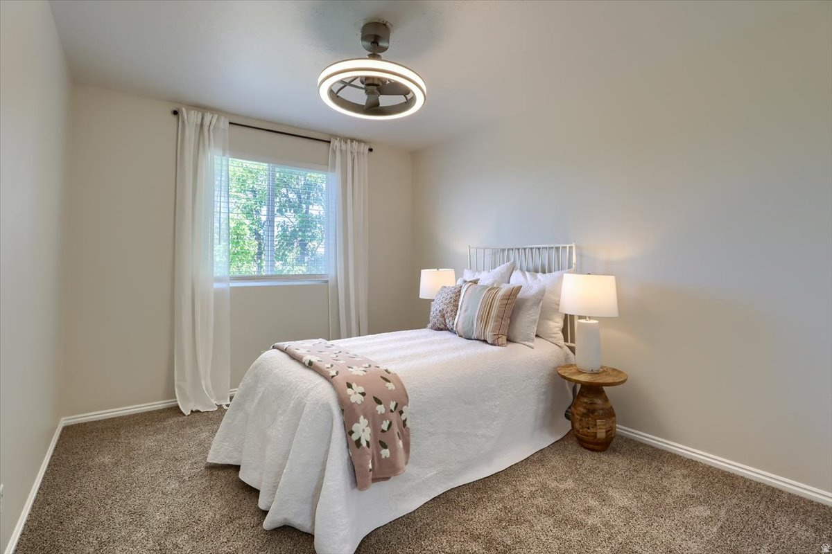 COUNTRY LANE - Residential